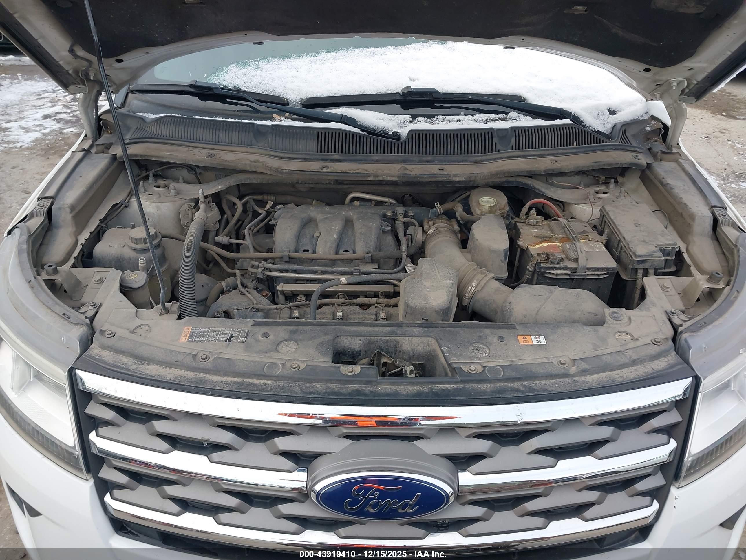 FORD EXPLORER image 10