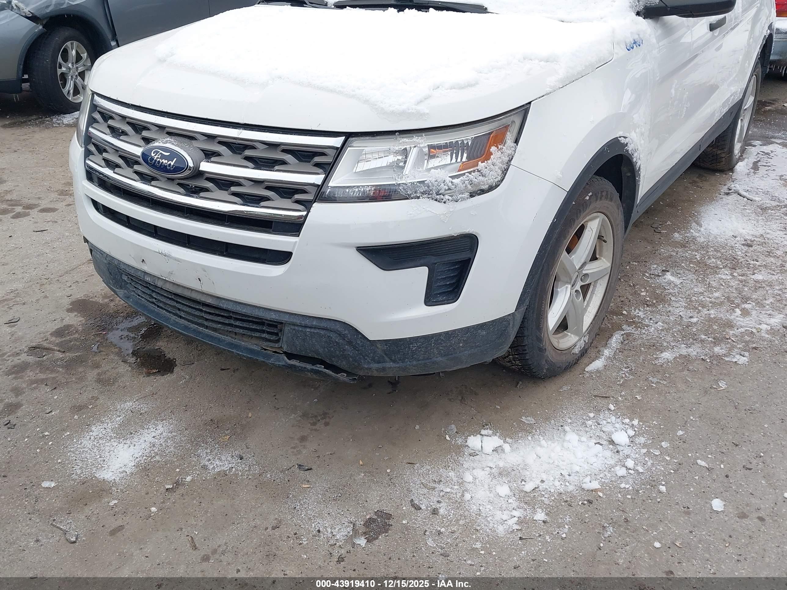 FORD EXPLORER image 6
