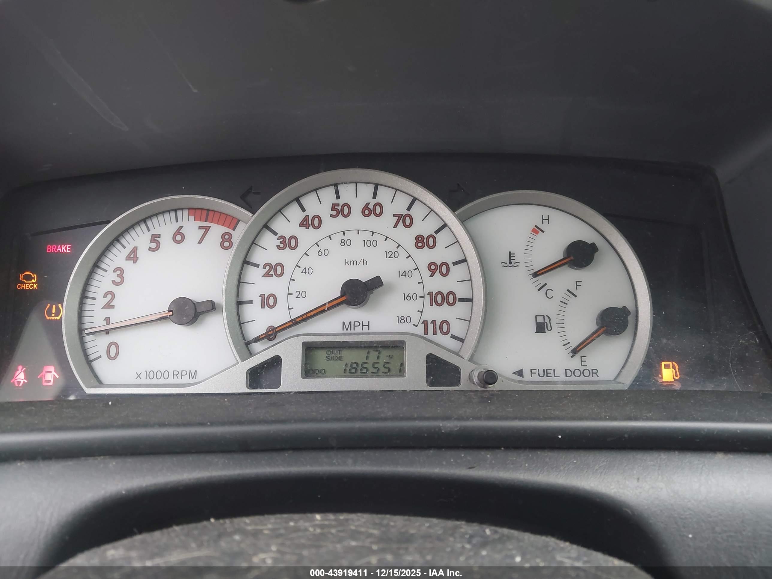 TOYOTA COROLLA image 7