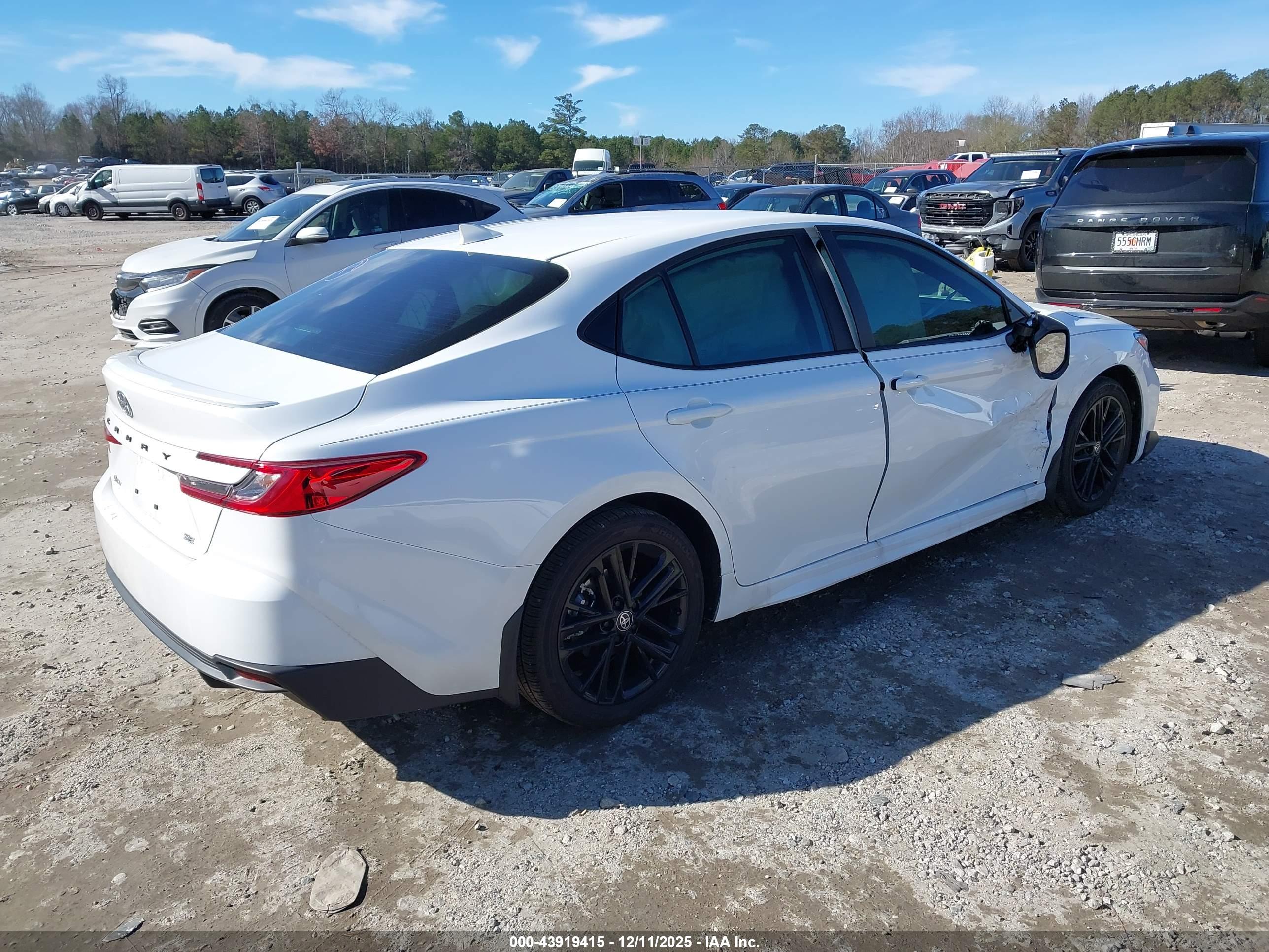 TOYOTA CAMRY image 4