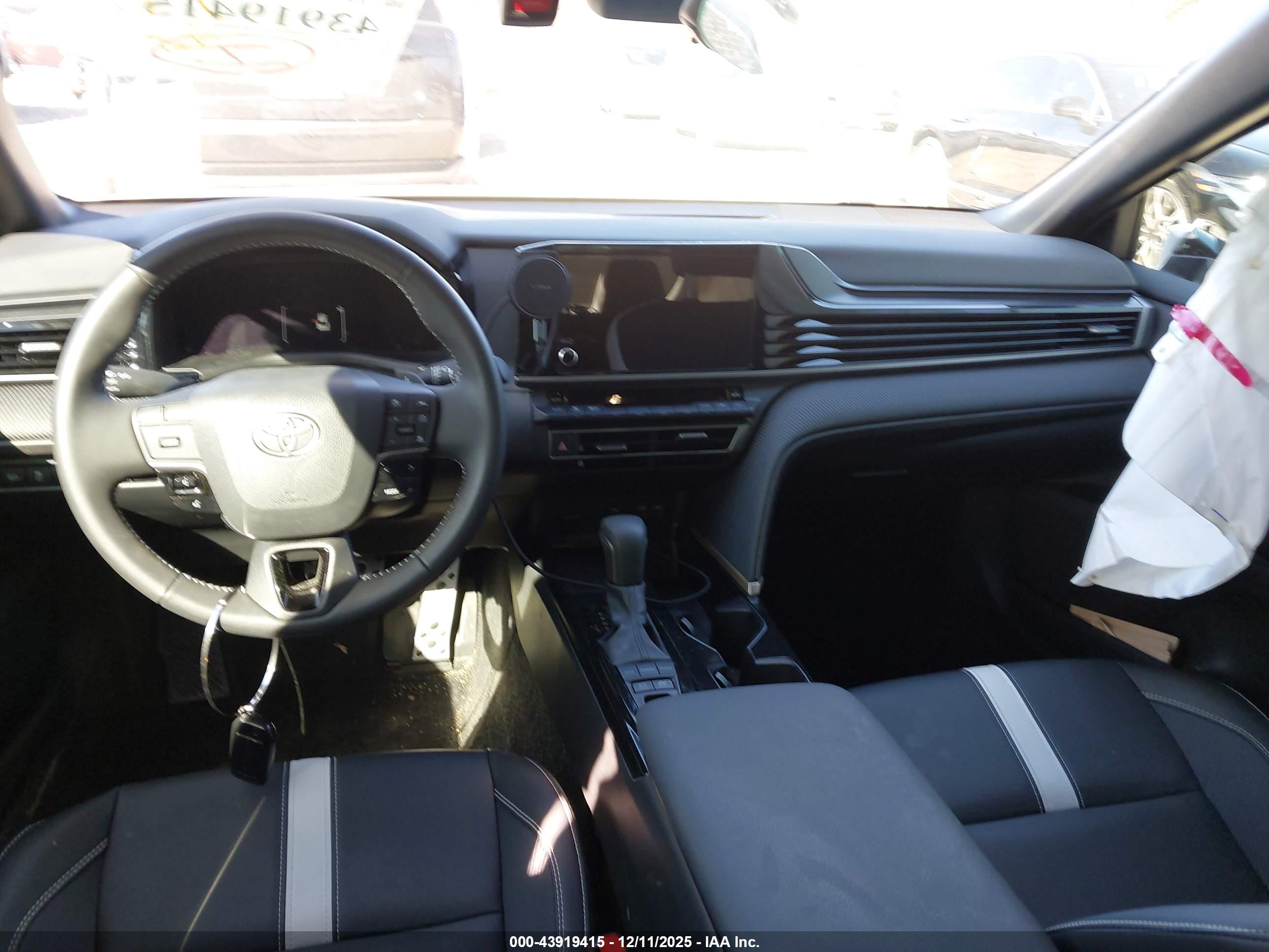 TOYOTA CAMRY image 5