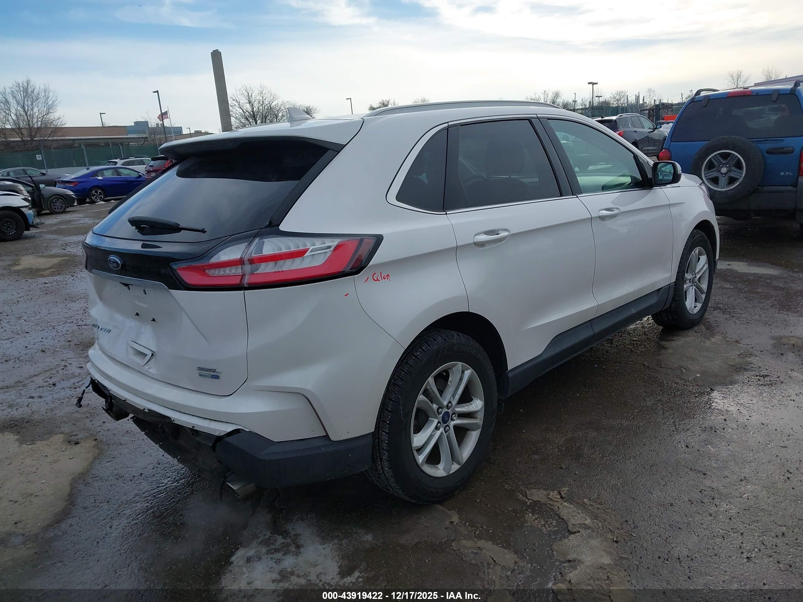 FORD EDGE image 4