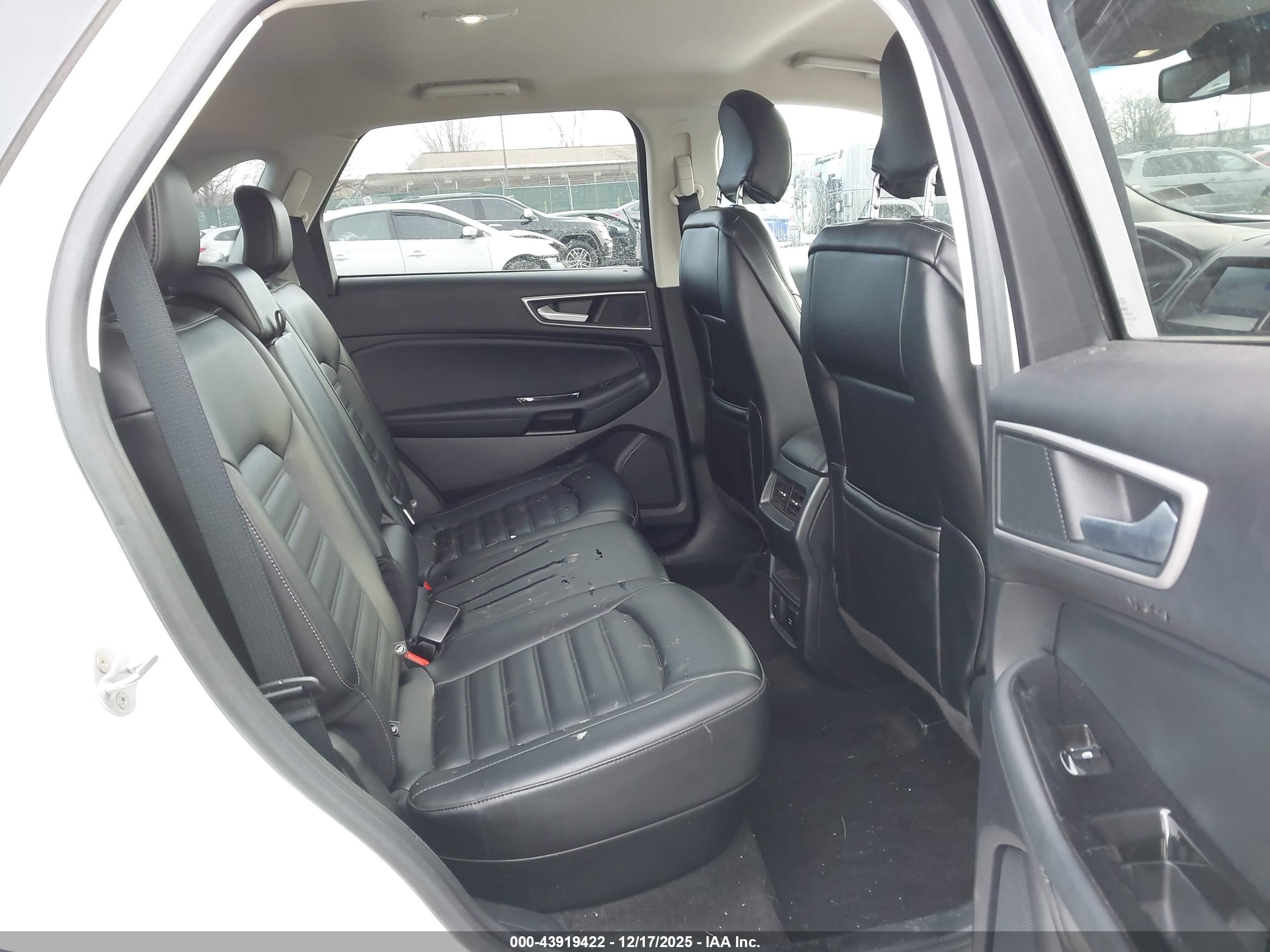 FORD EDGE image 8