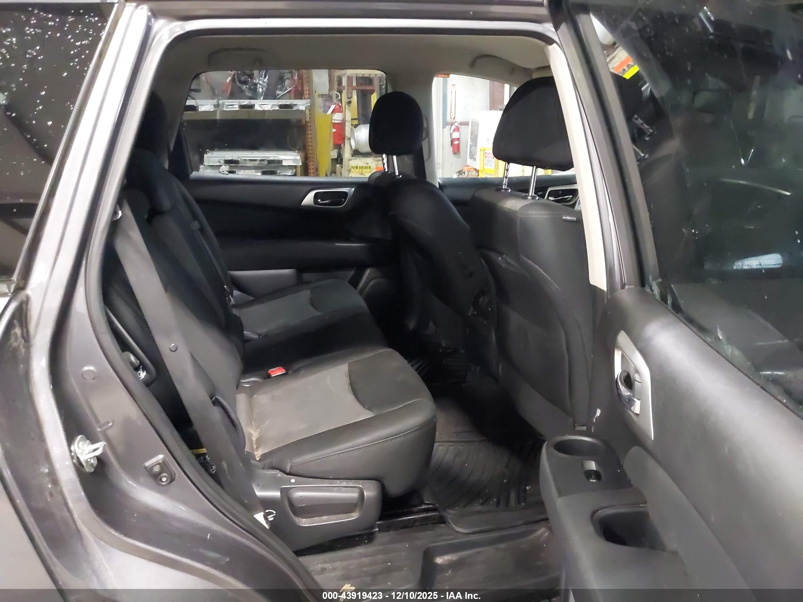 NISSAN PATHFINDER image 8