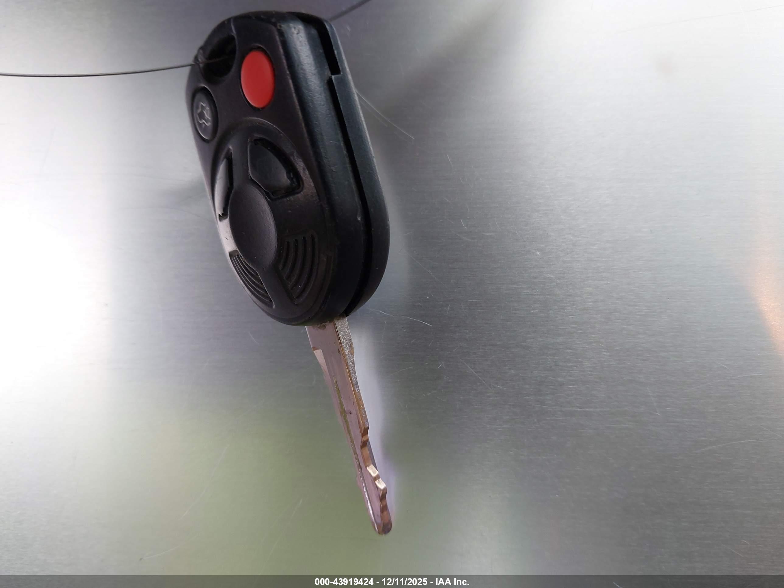 FORD ESCAPE image 11