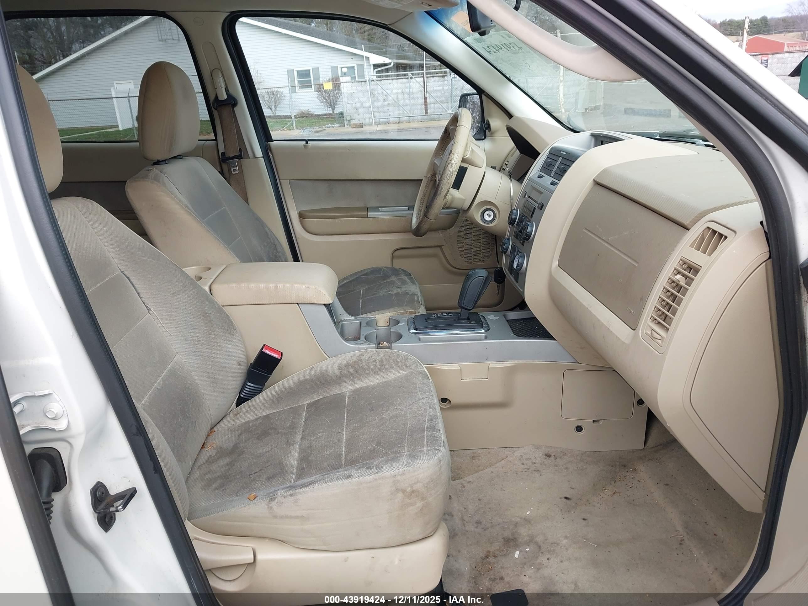 FORD ESCAPE image 5