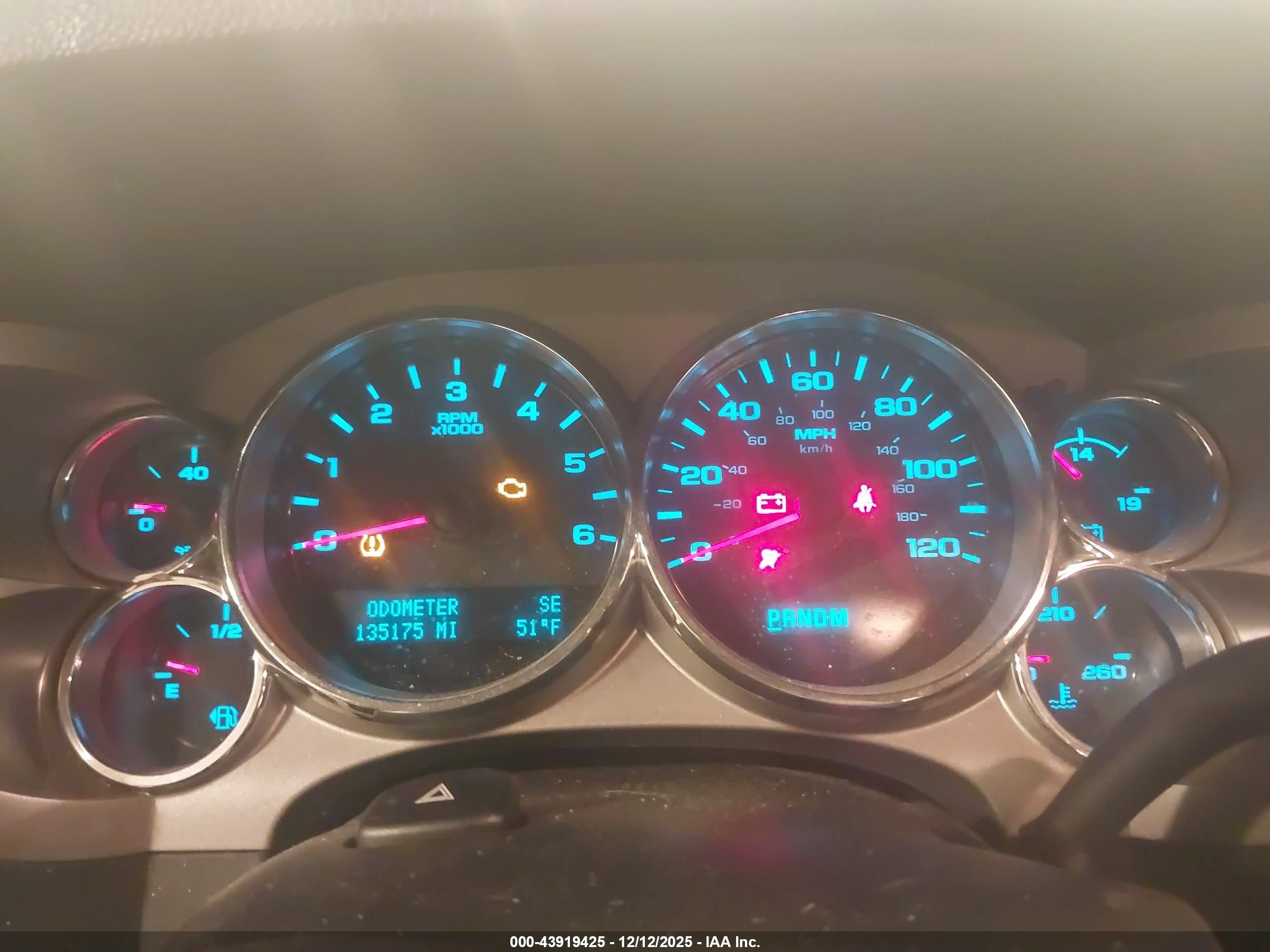 CHEVROLET SILVERADO image 7