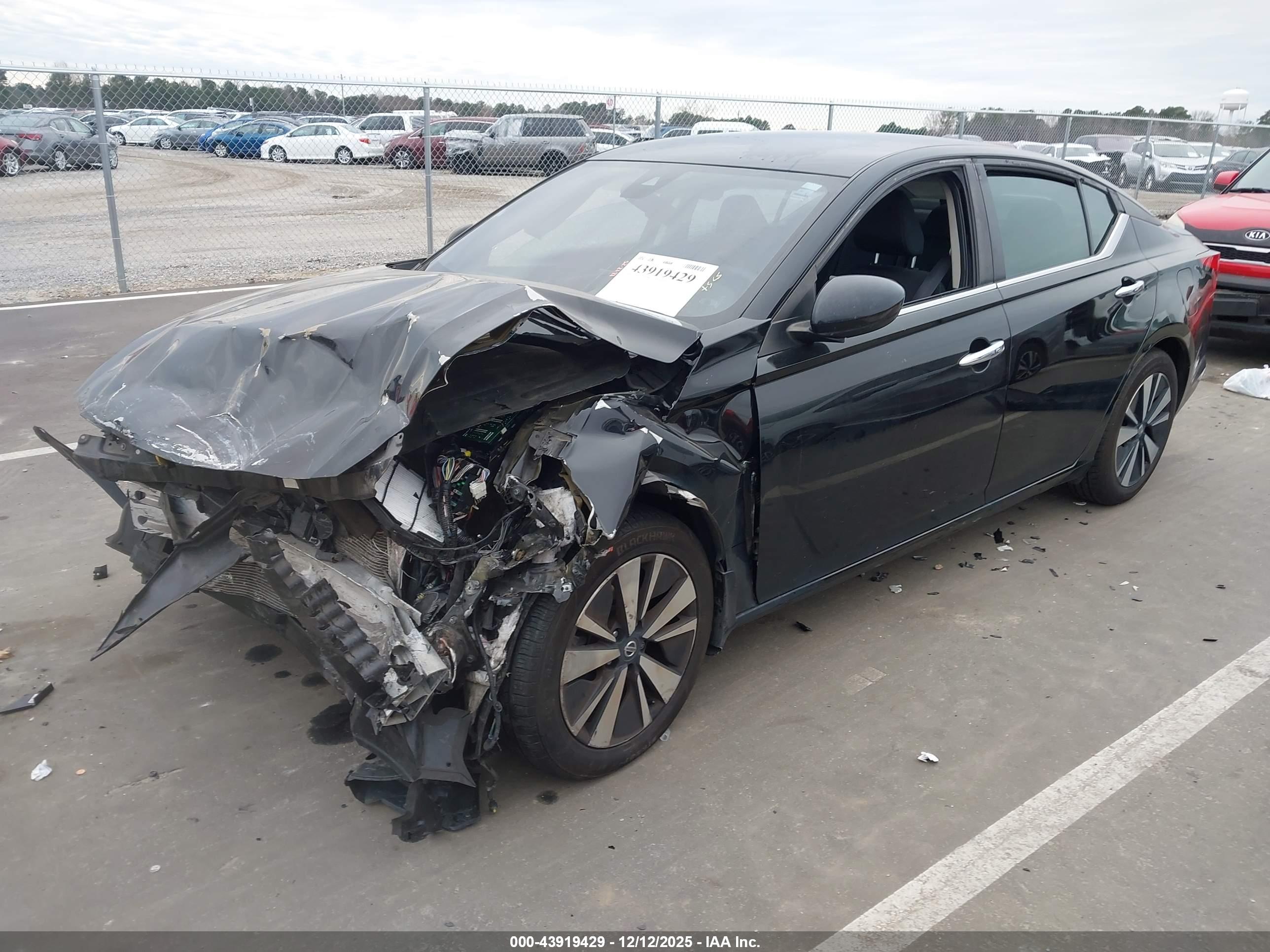 NISSAN ALTIMA image 2
