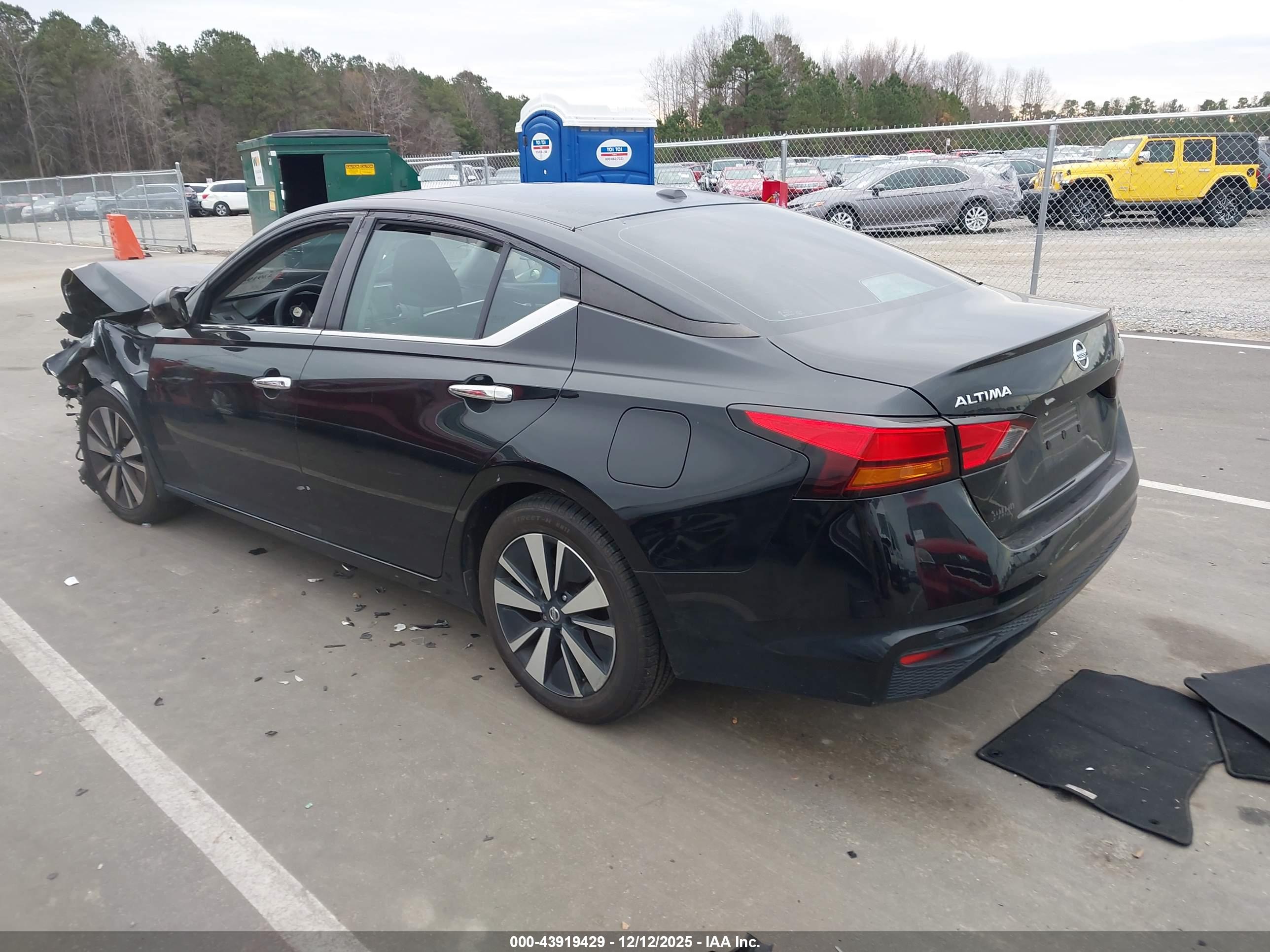 NISSAN ALTIMA image 3