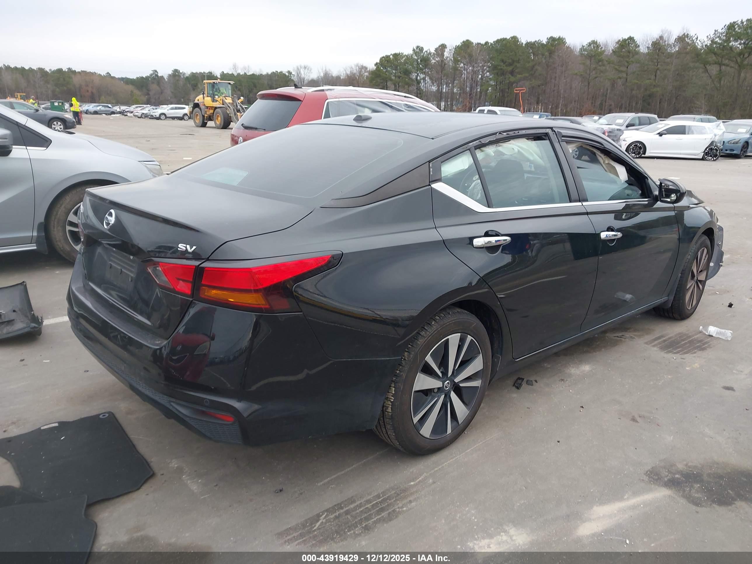 NISSAN ALTIMA image 4