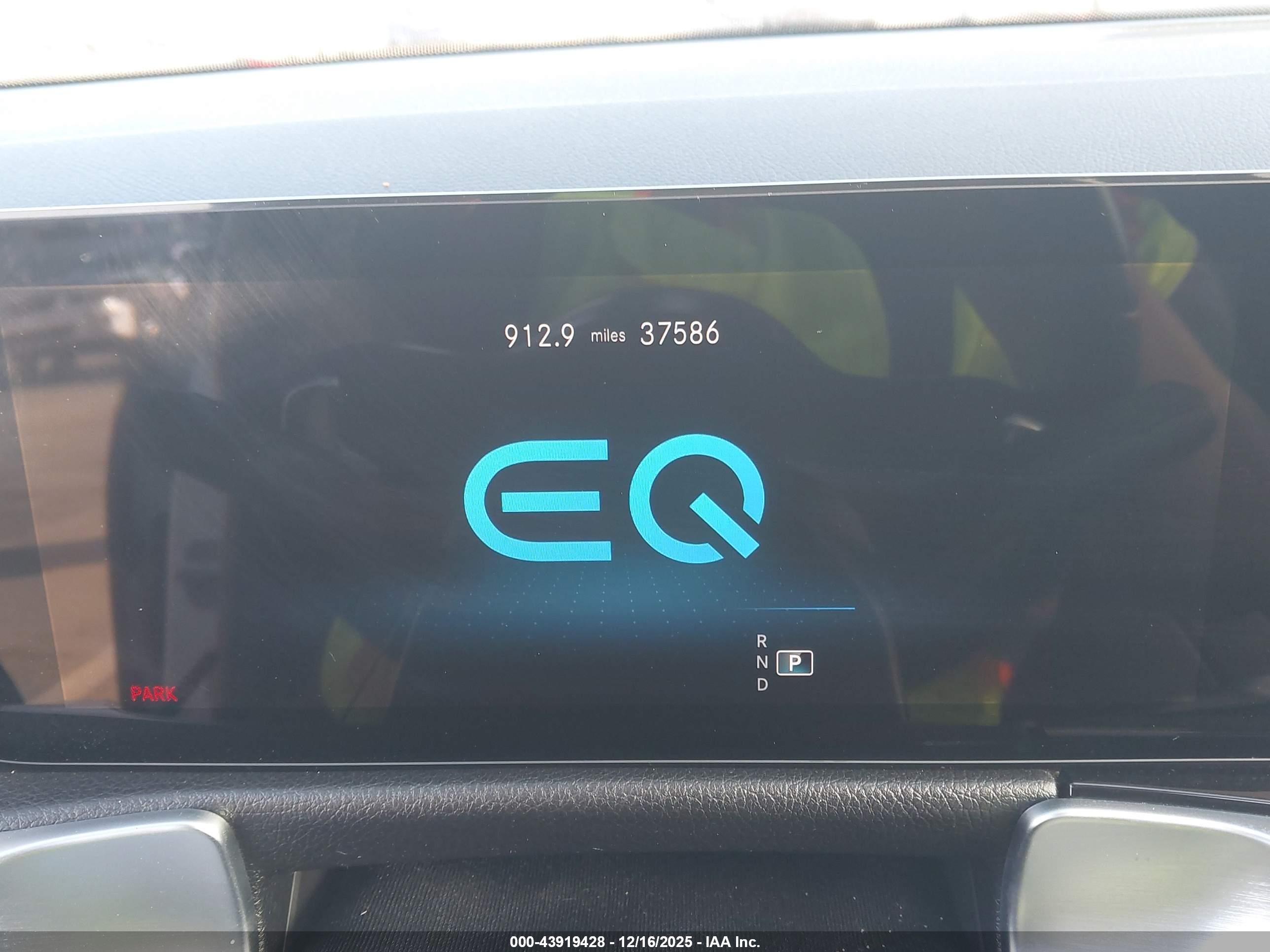 MERCEDES-BENZ EQB image 7