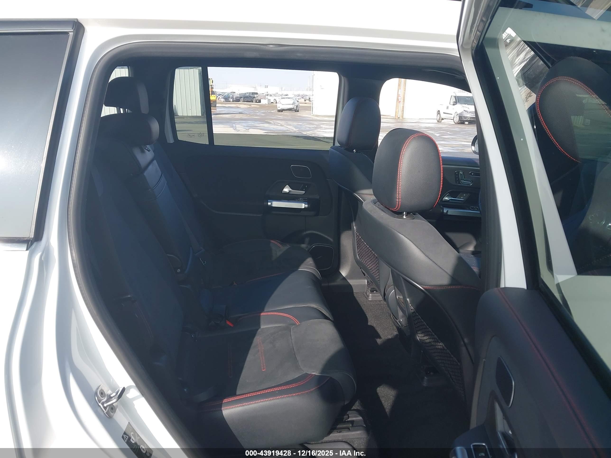 MERCEDES-BENZ EQB image 8