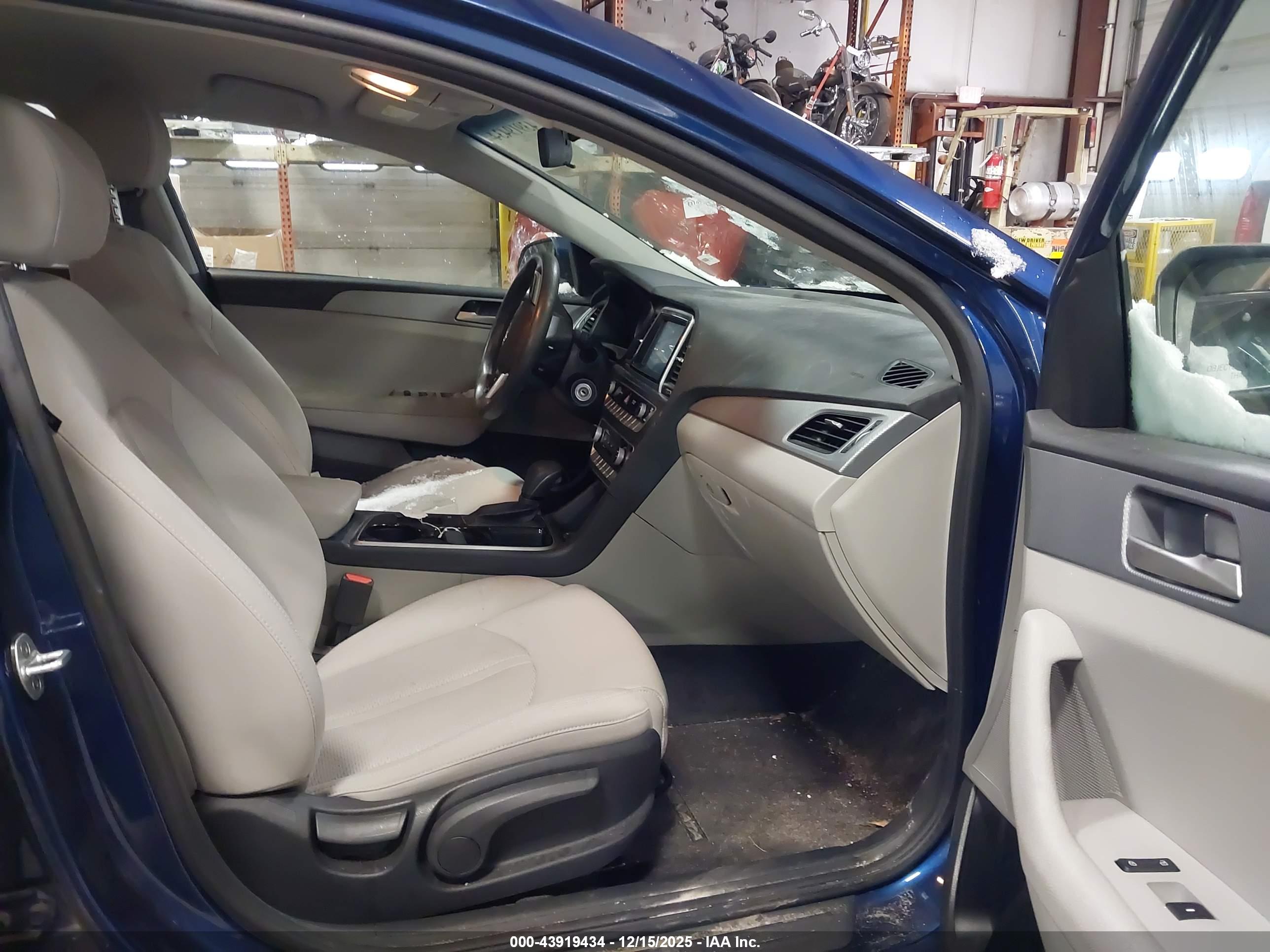 HYUNDAI SONATA image 5