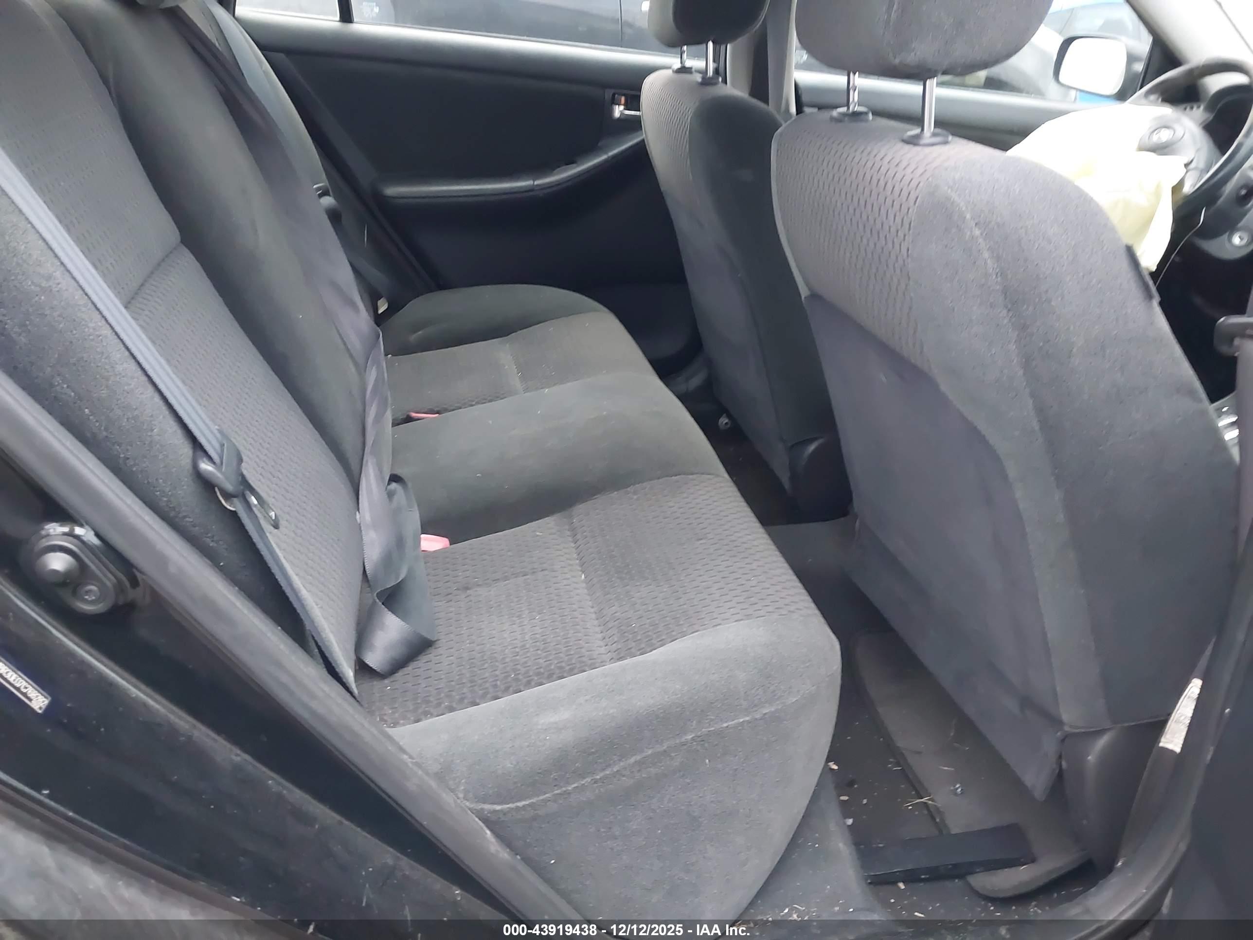 TOYOTA COROLLA image 8
