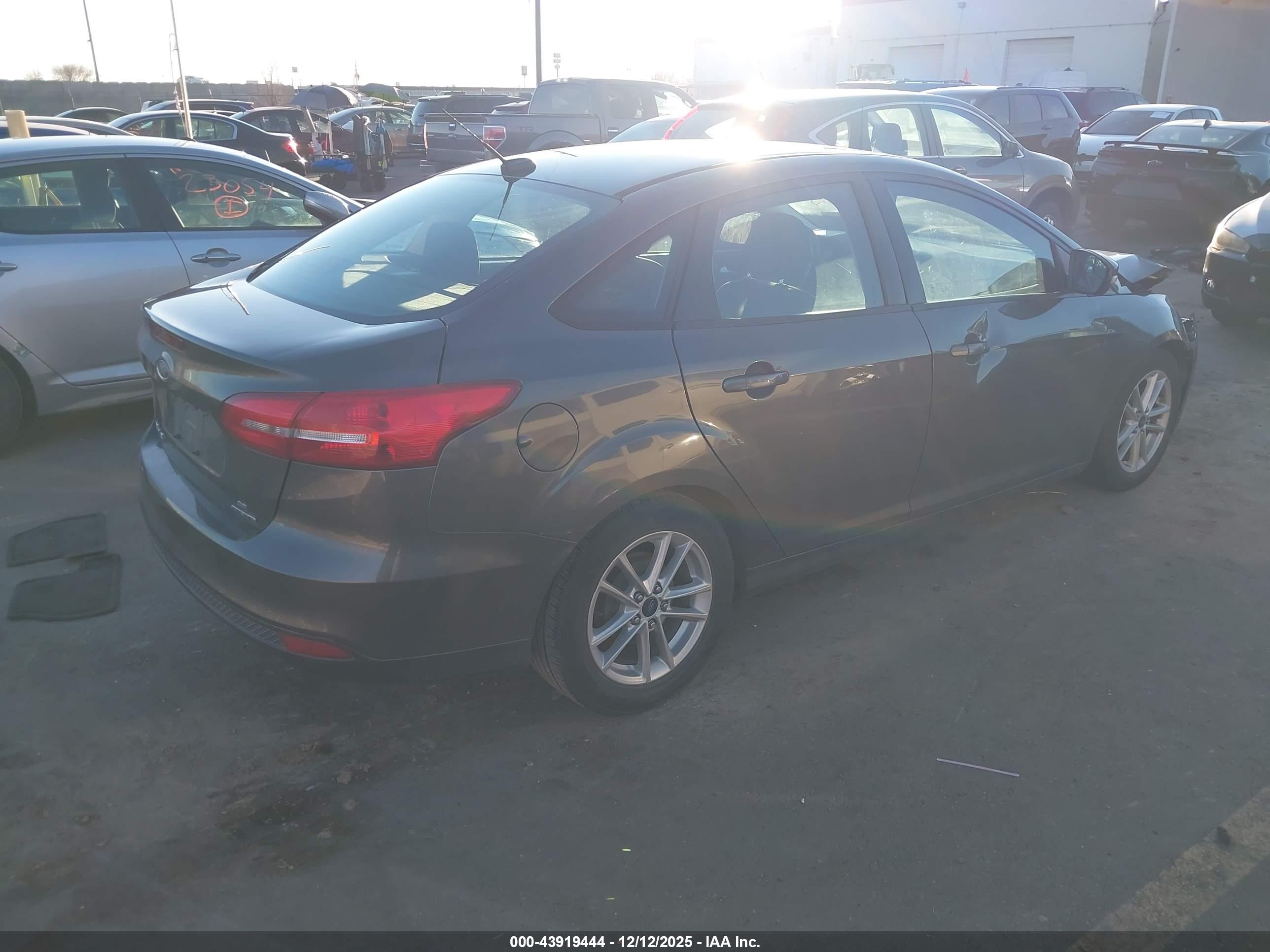 FORD FOCUS image 4