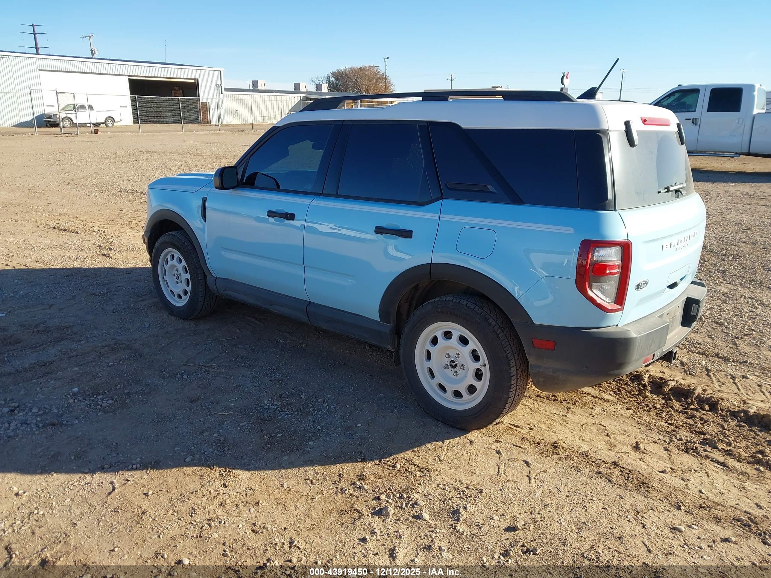 FORD BRONCO image 3