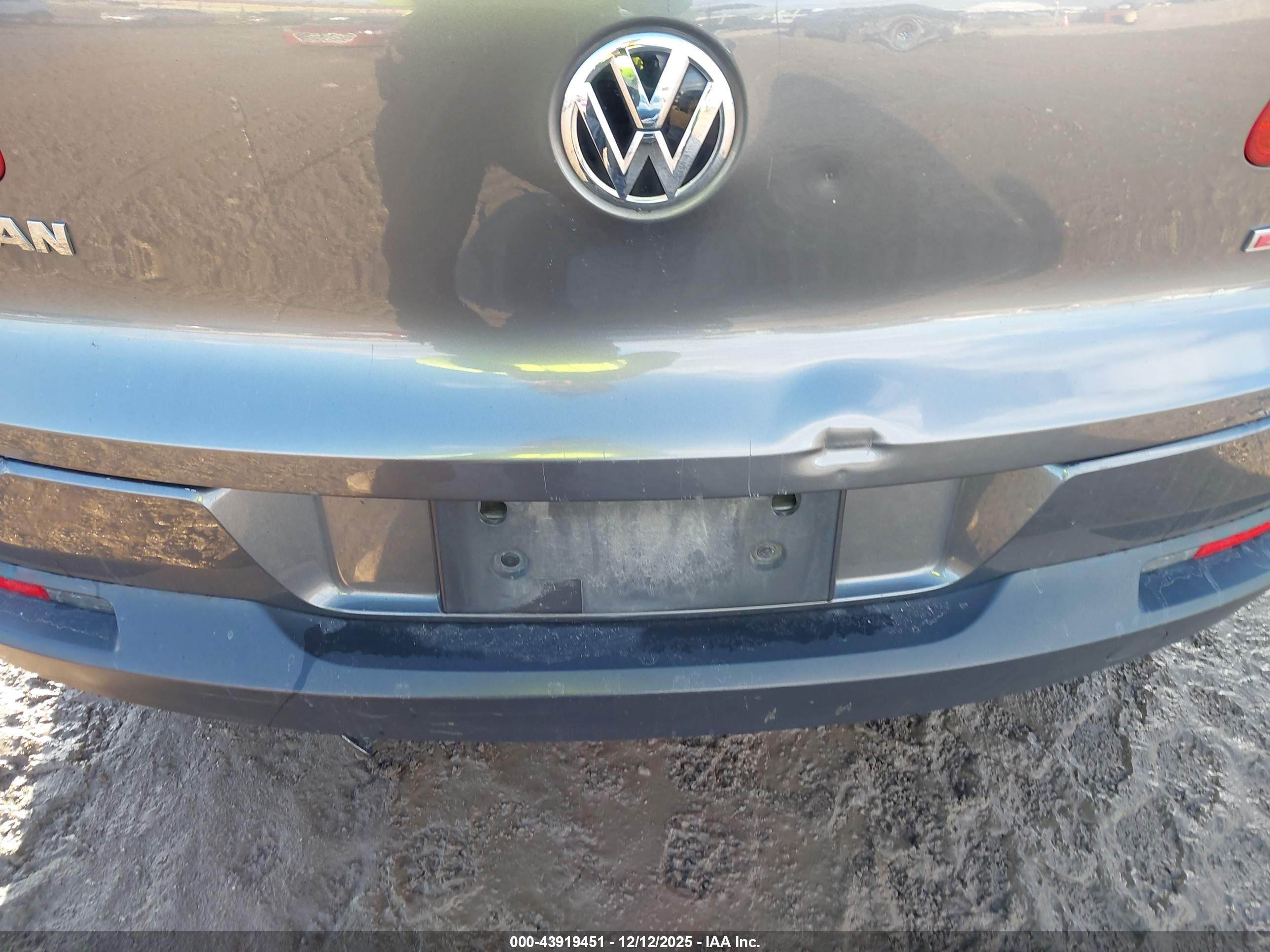 VOLKSWAGEN TIGUAN image 6