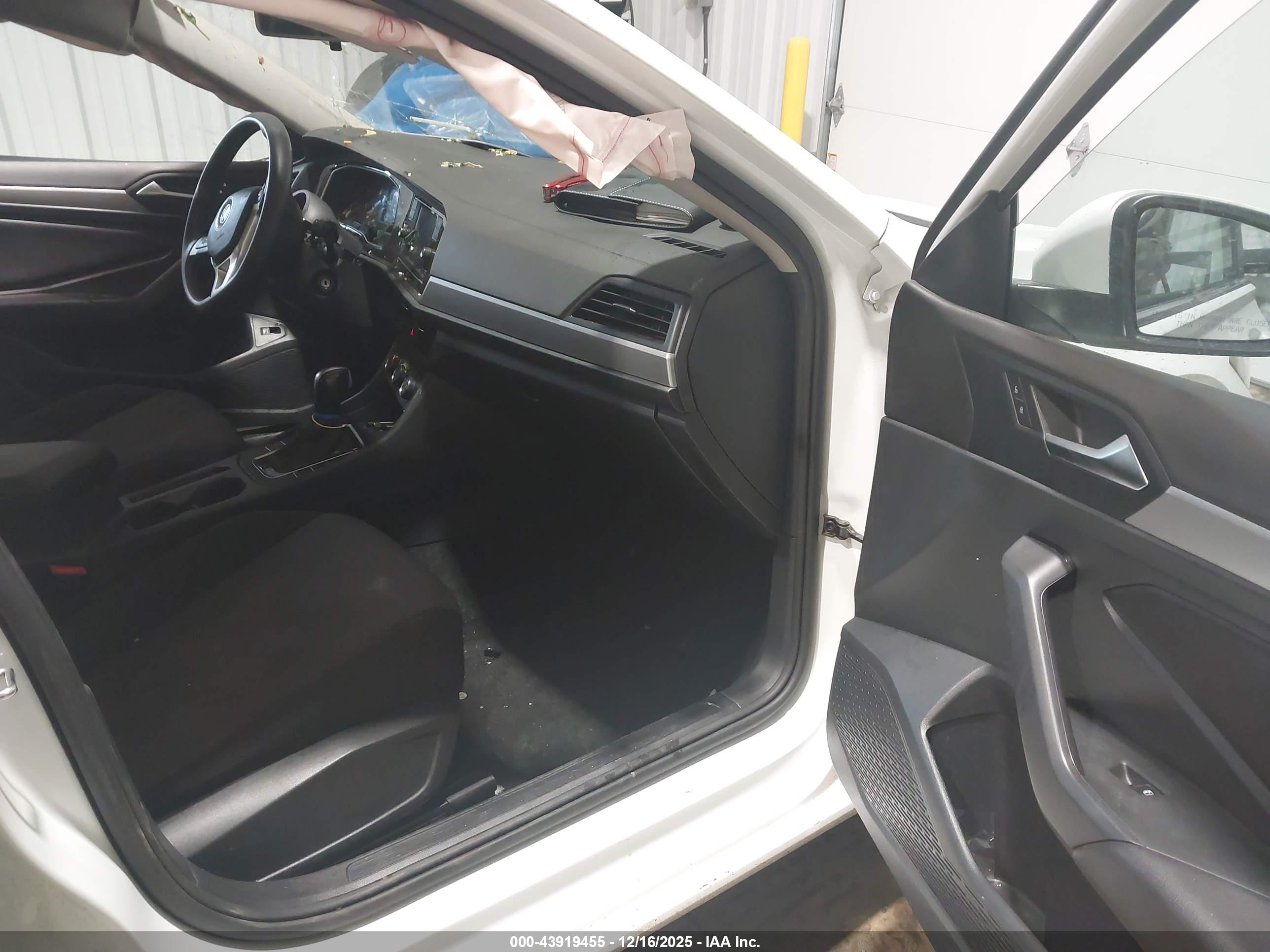 VOLKSWAGEN JETTA image 5