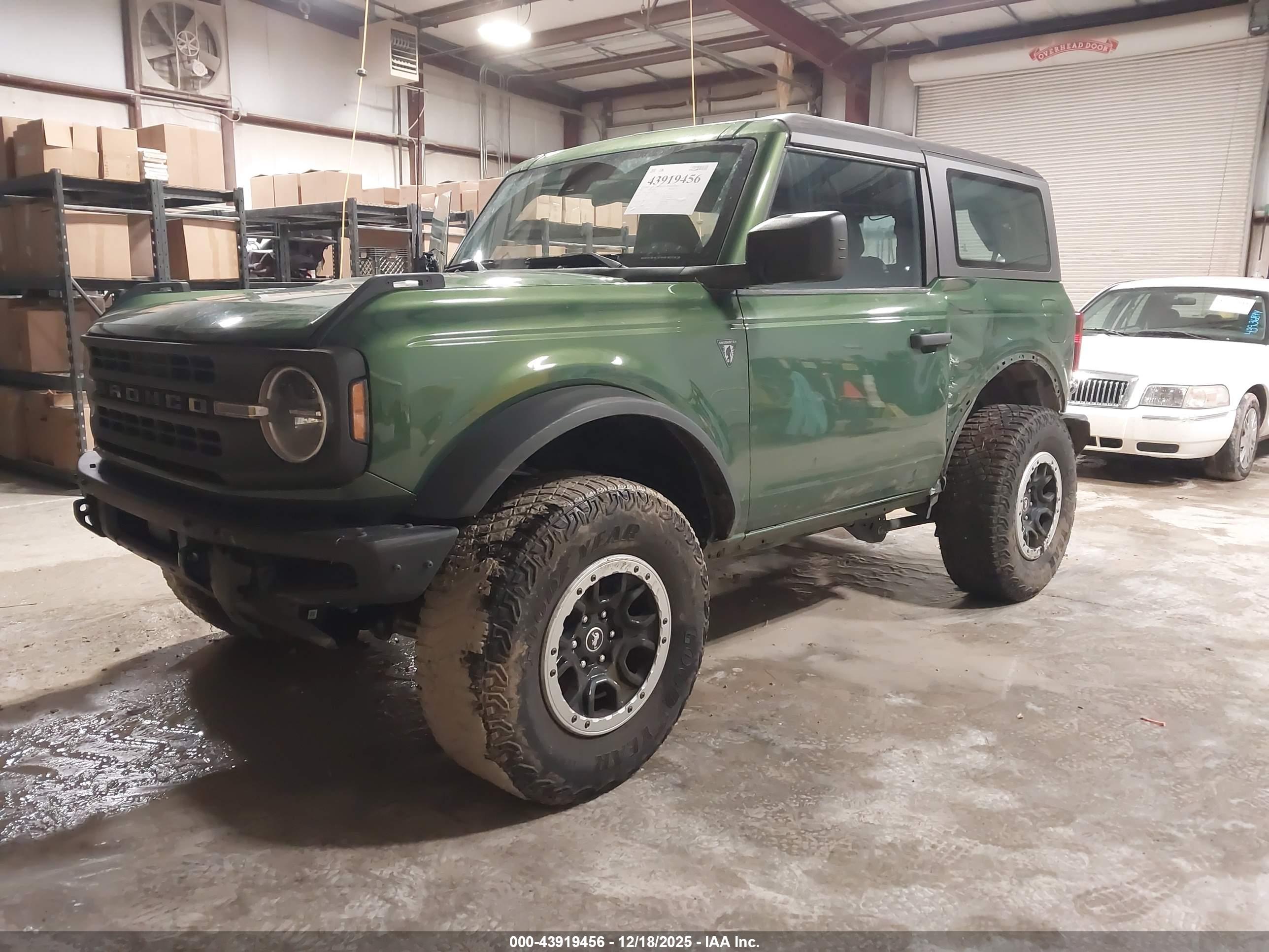 FORD BRONCO image 2