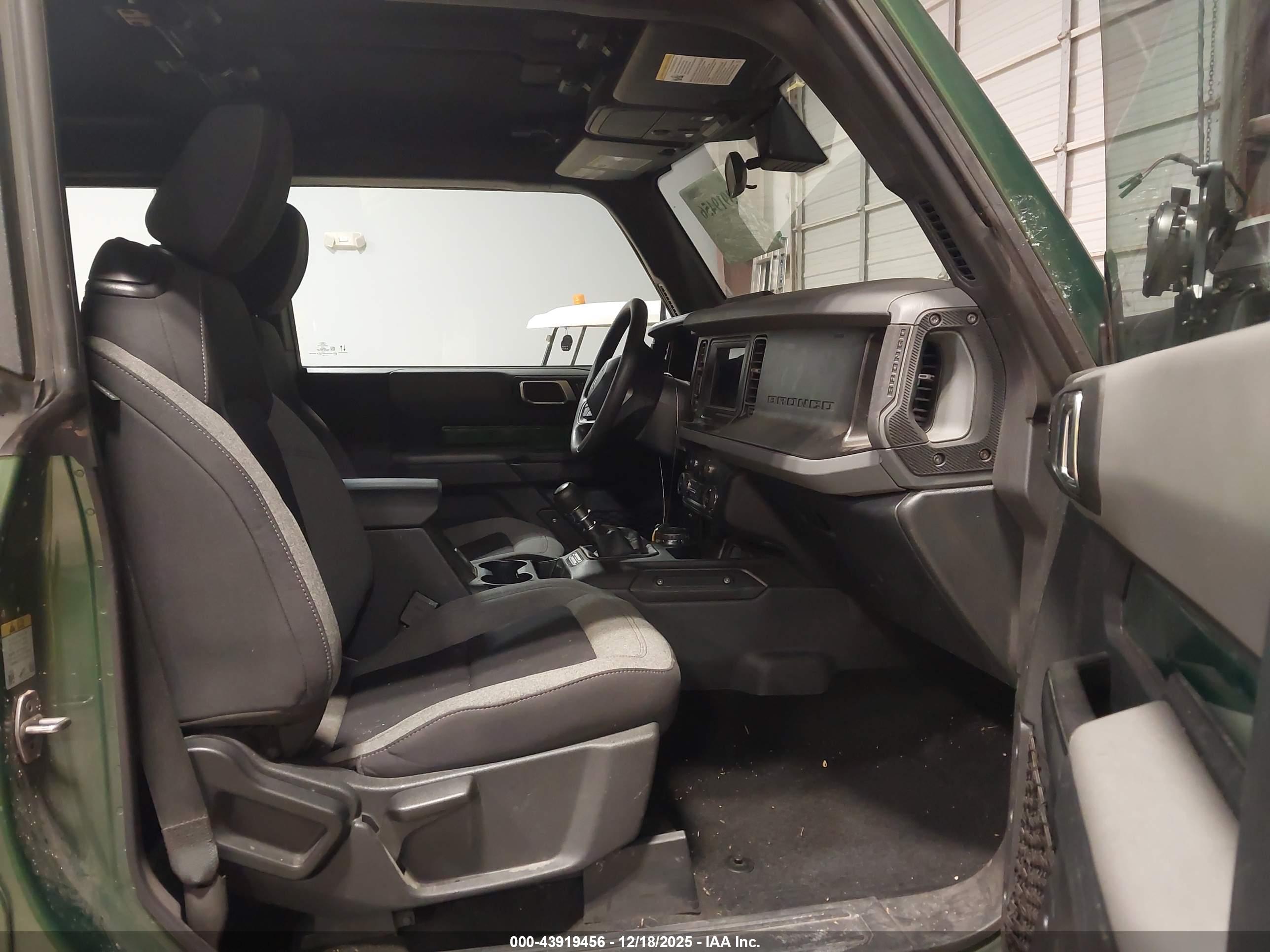FORD BRONCO image 5
