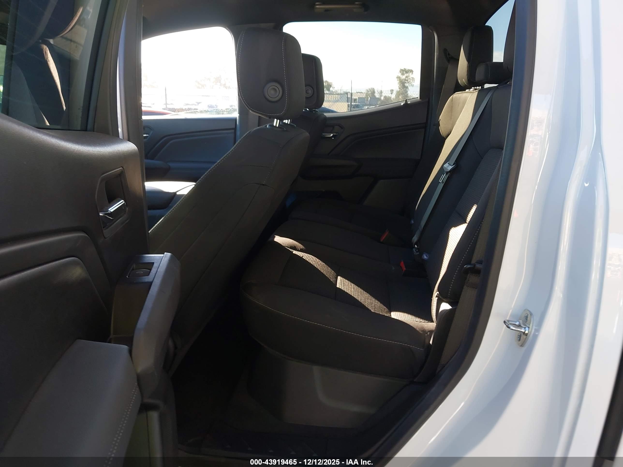GMC CANYON image 8