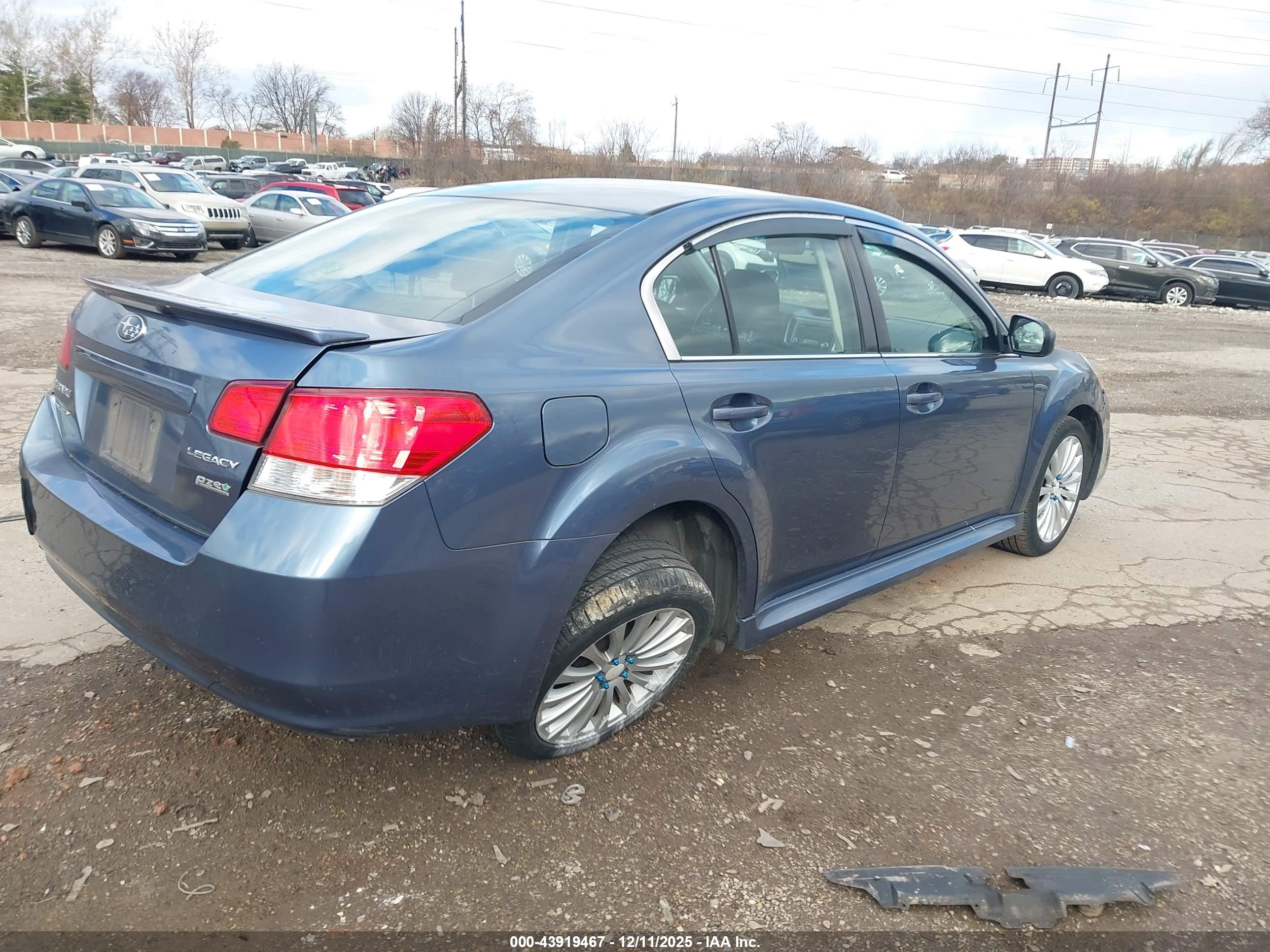 SUBARU LEGACY image 4