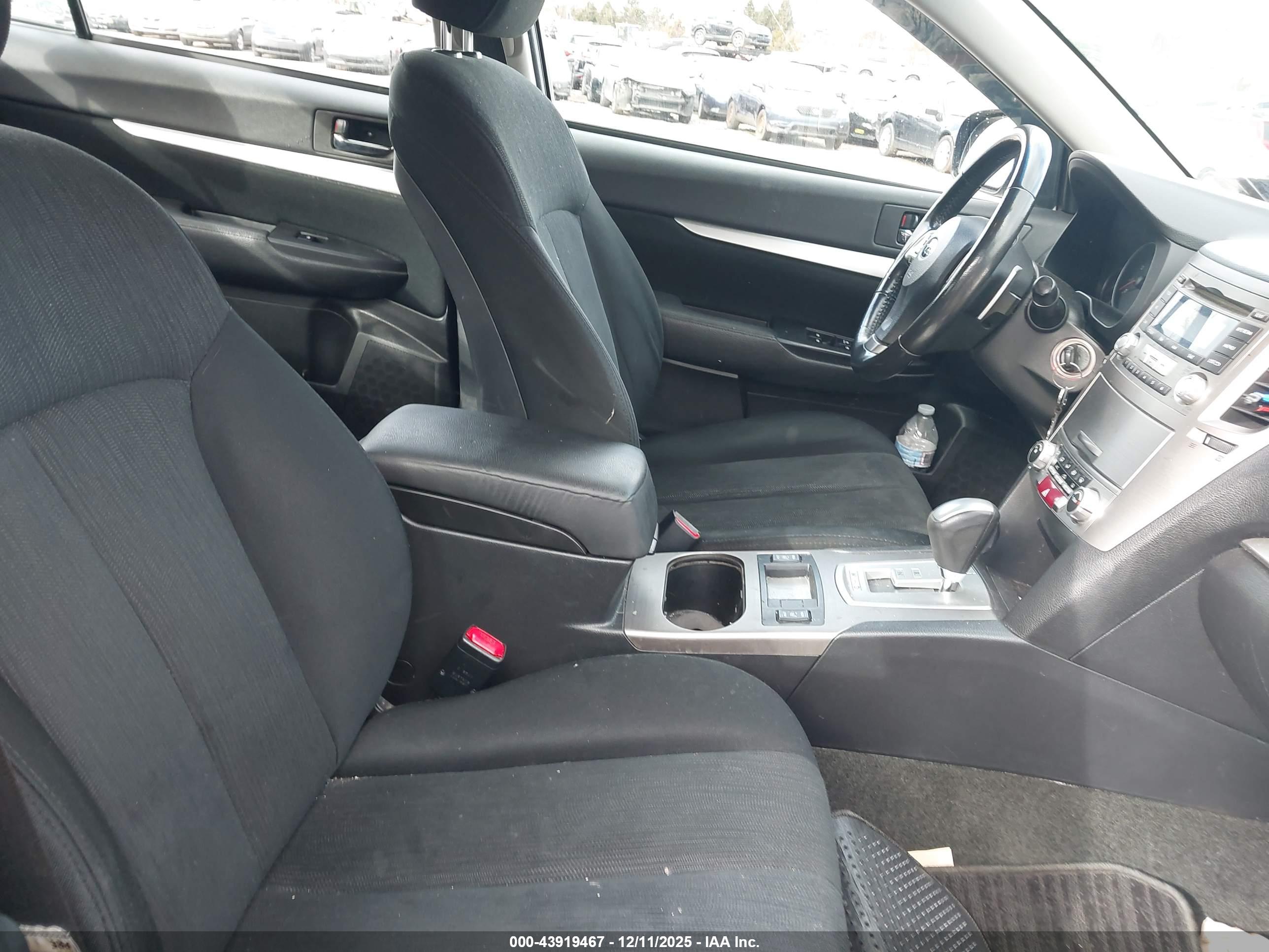 SUBARU LEGACY image 5