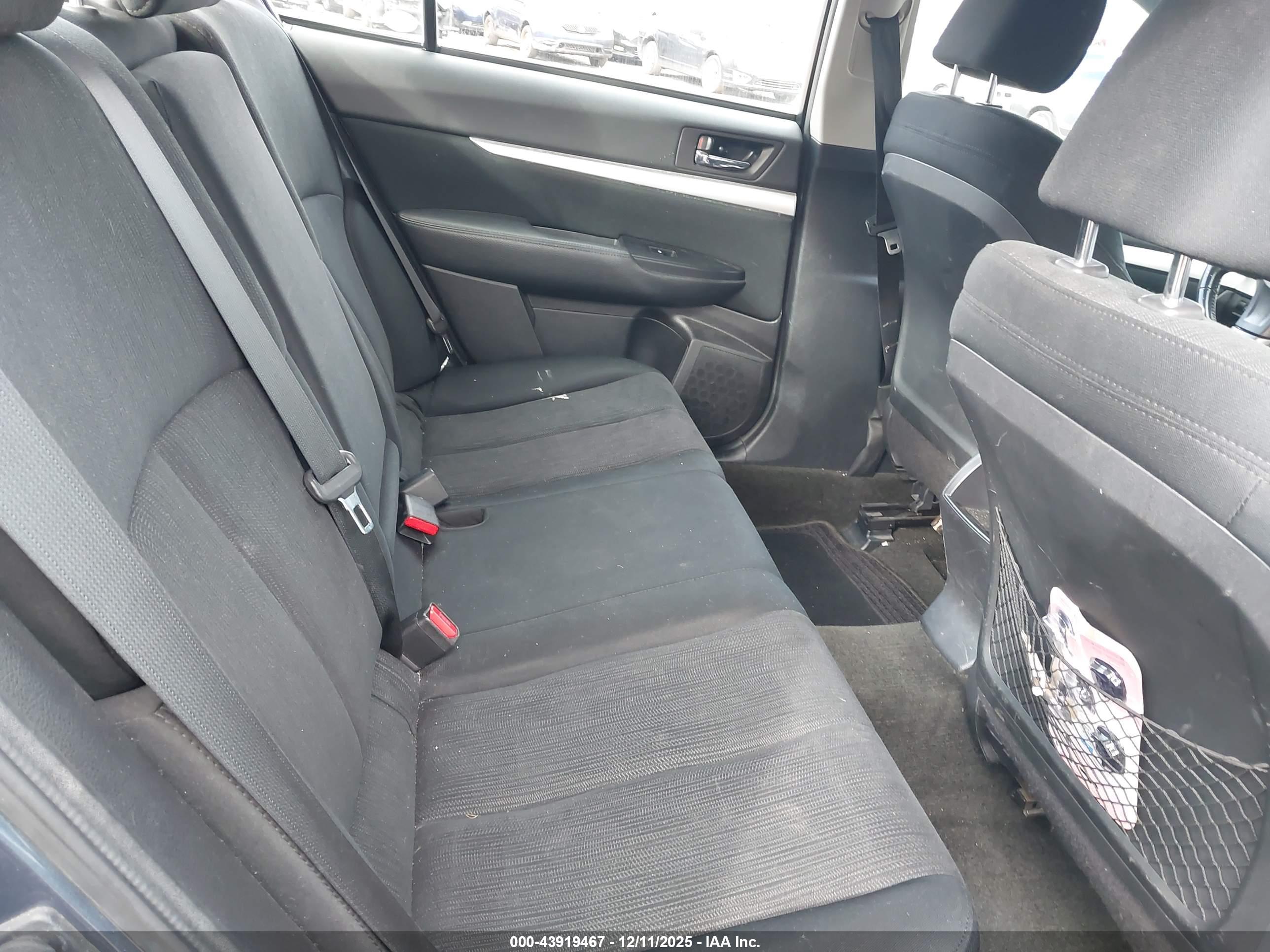 SUBARU LEGACY image 8