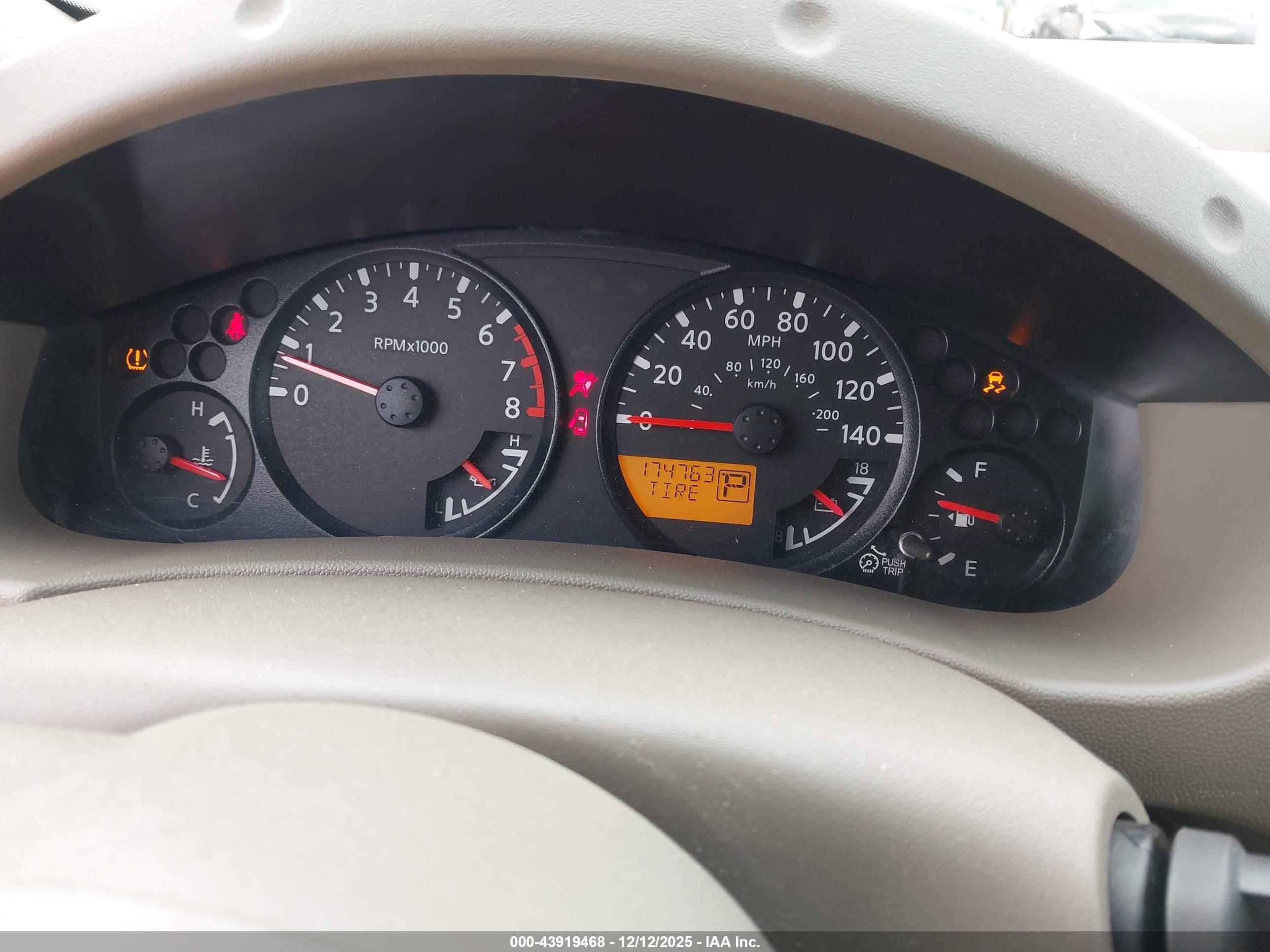NISSAN FRONTIER image 7