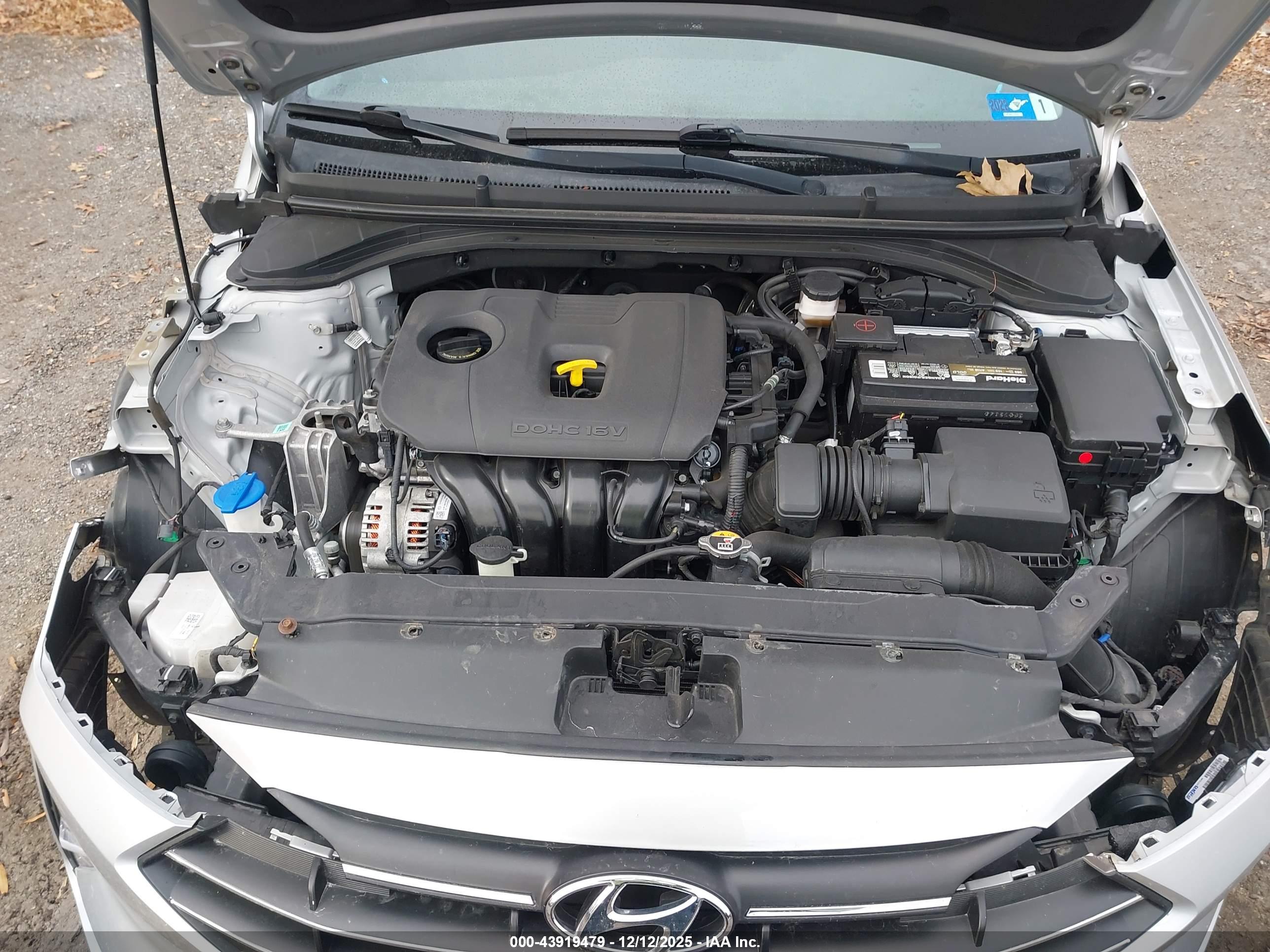 HYUNDAI ELANTRA image 10