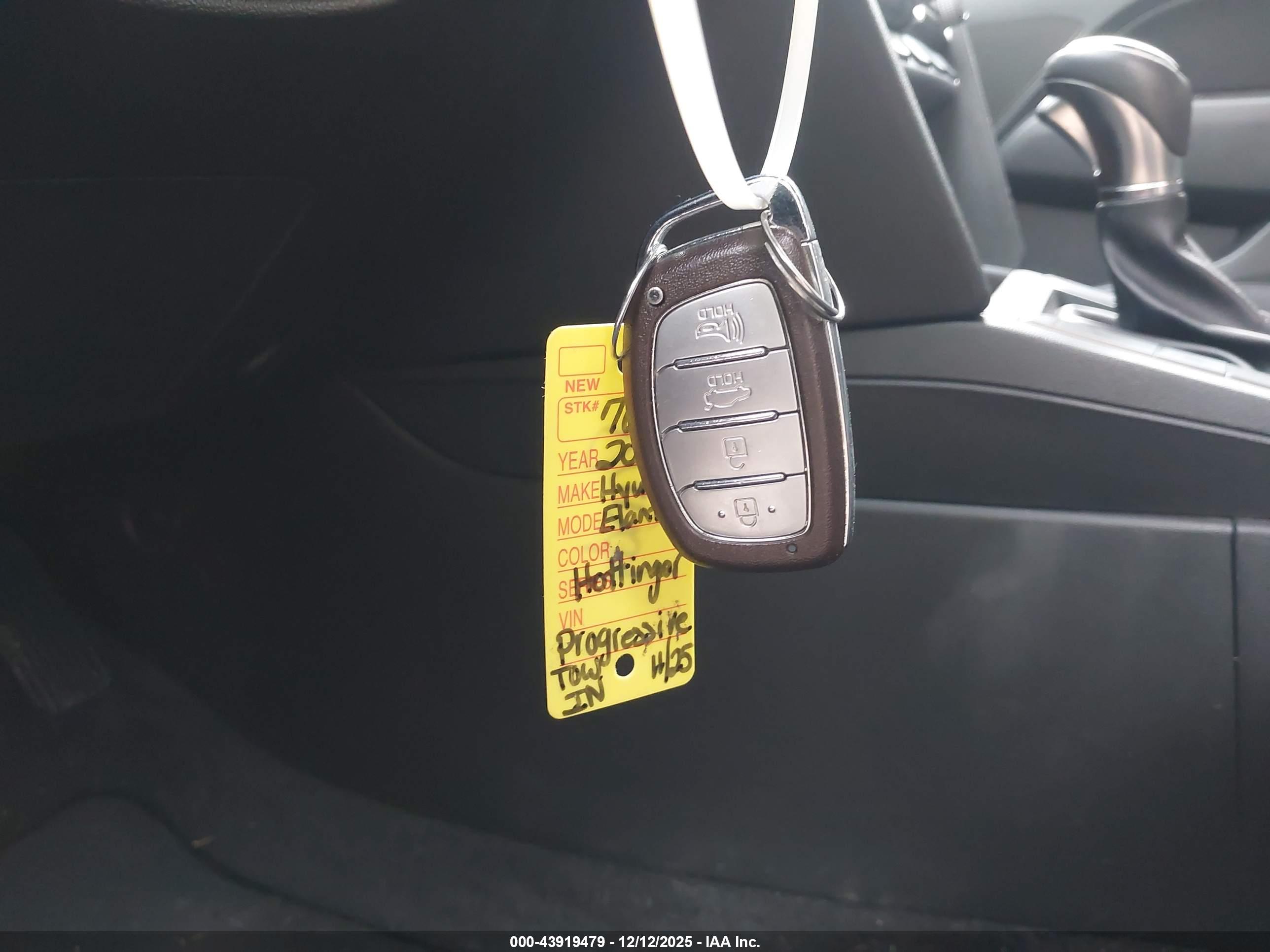 HYUNDAI ELANTRA image 11