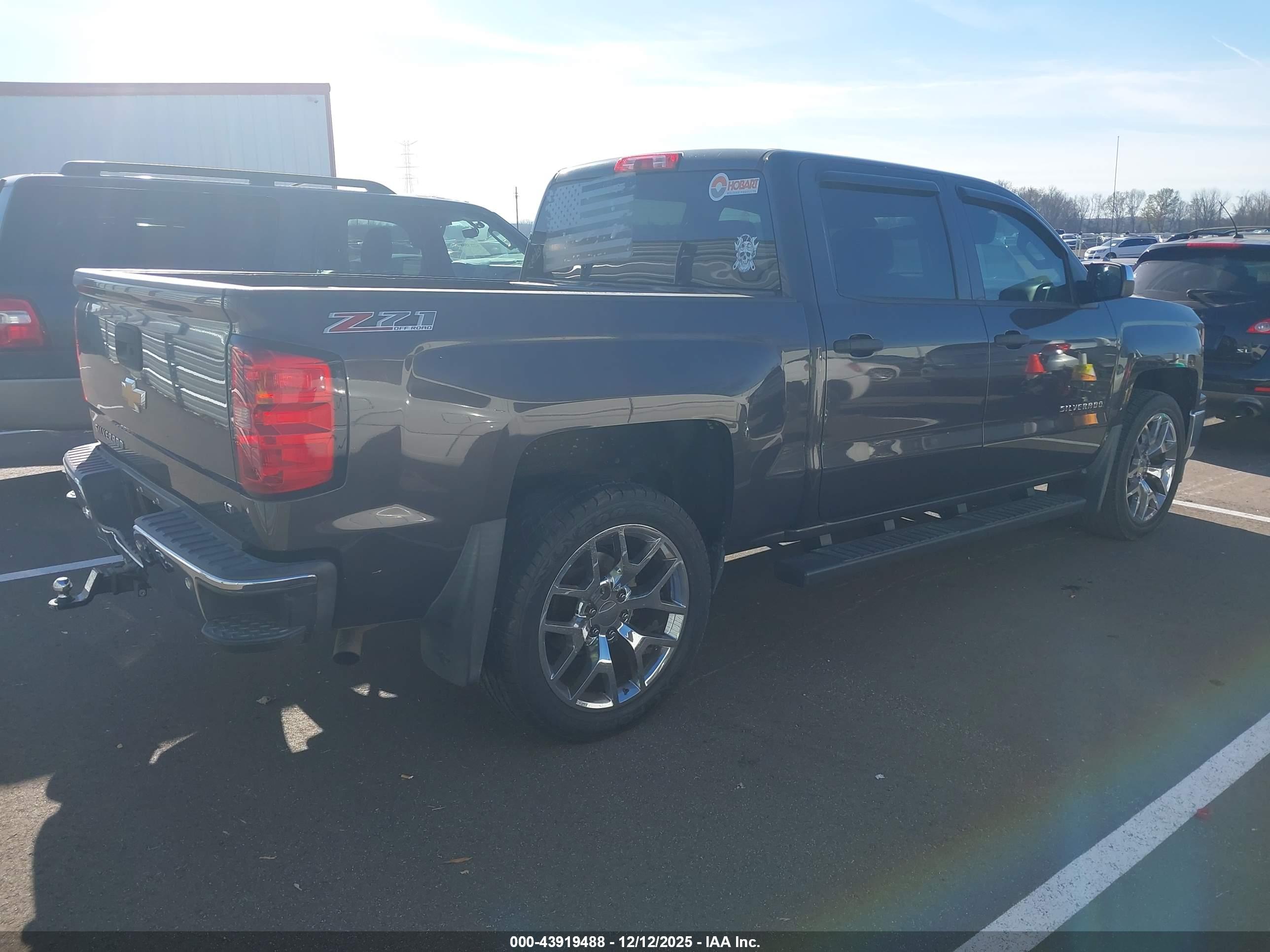 CHEVROLET SILVERADO image 4