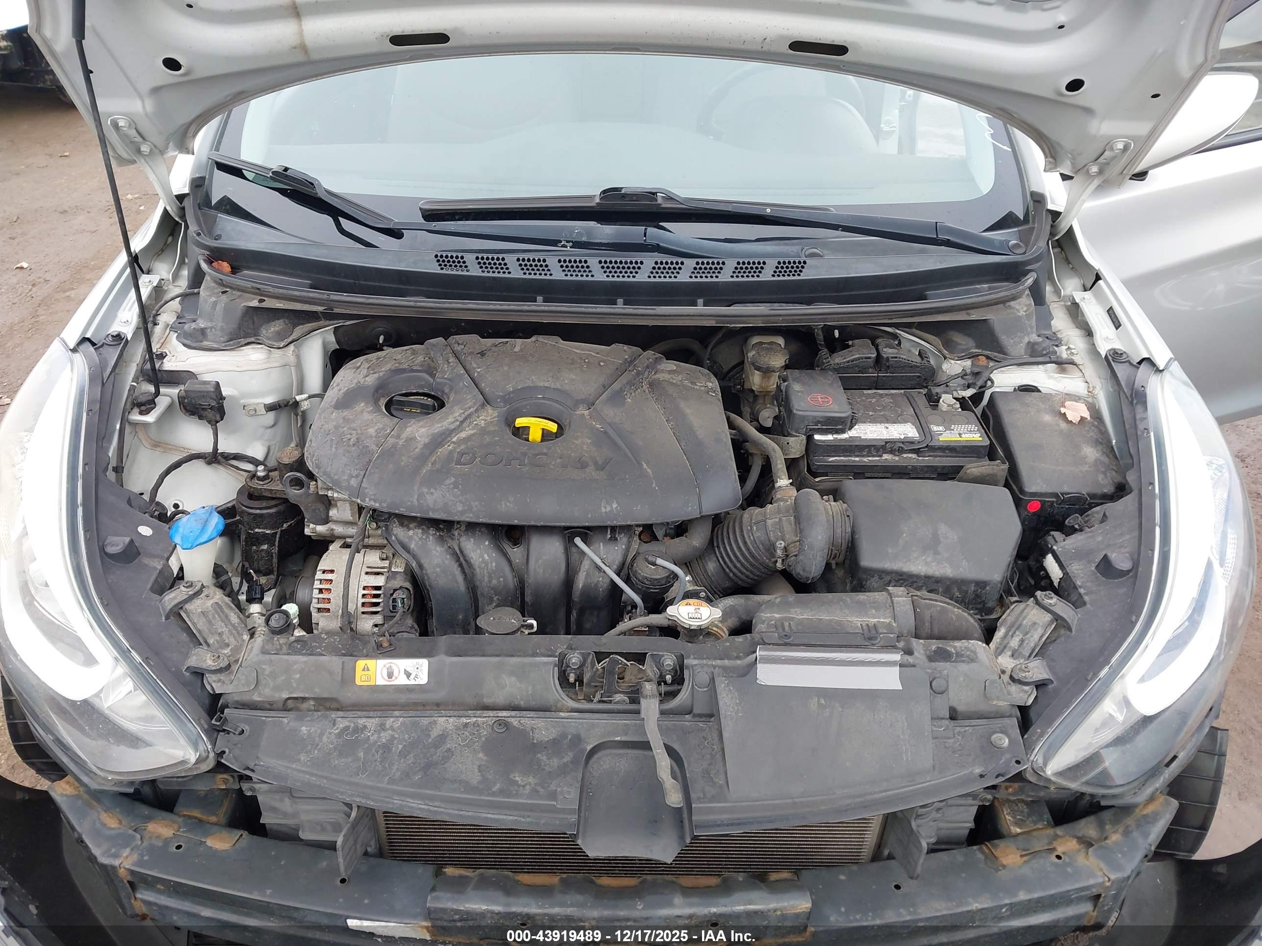 HYUNDAI ELANTRA image 10