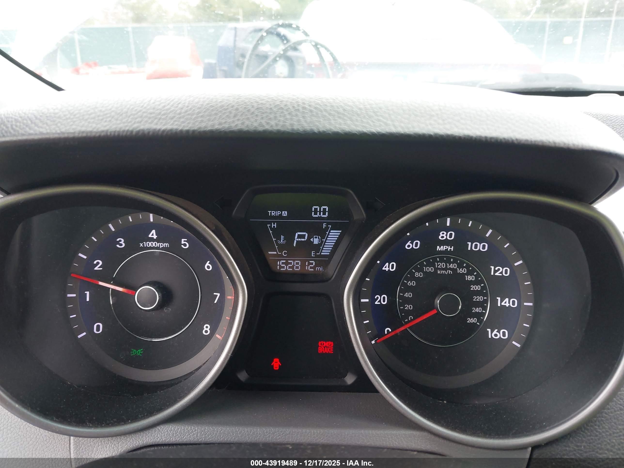 HYUNDAI ELANTRA image 7