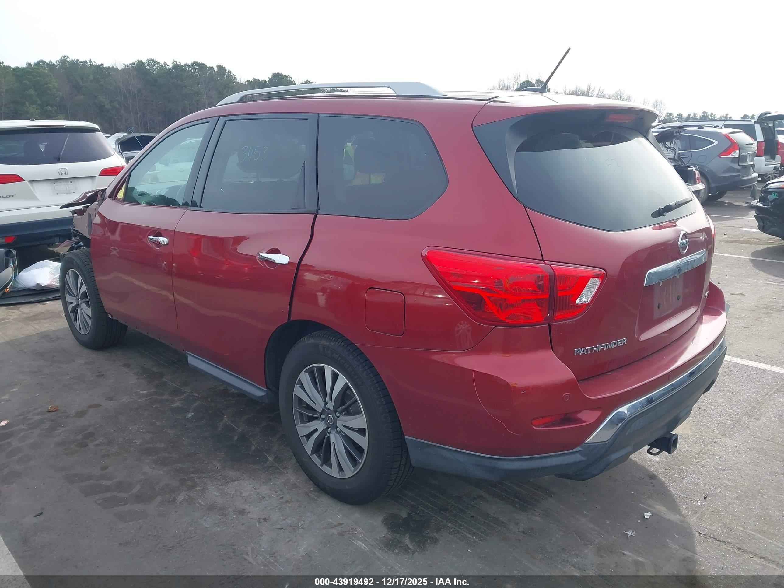 NISSAN PATHFINDER image 3