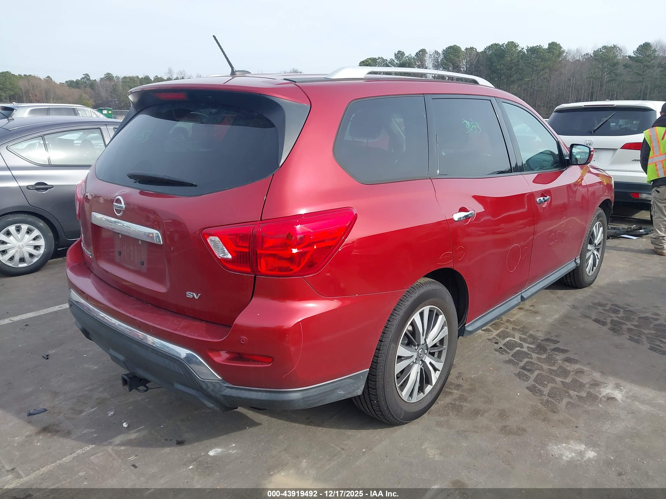 NISSAN PATHFINDER image 4