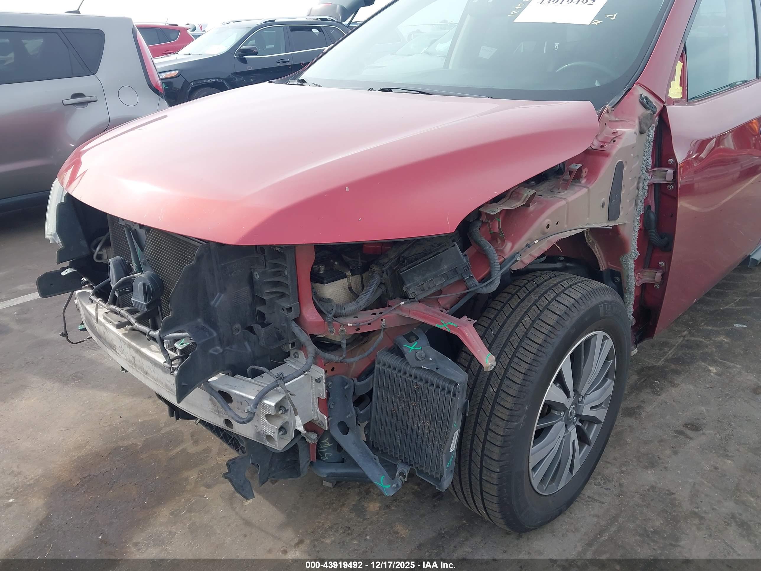NISSAN PATHFINDER image 6