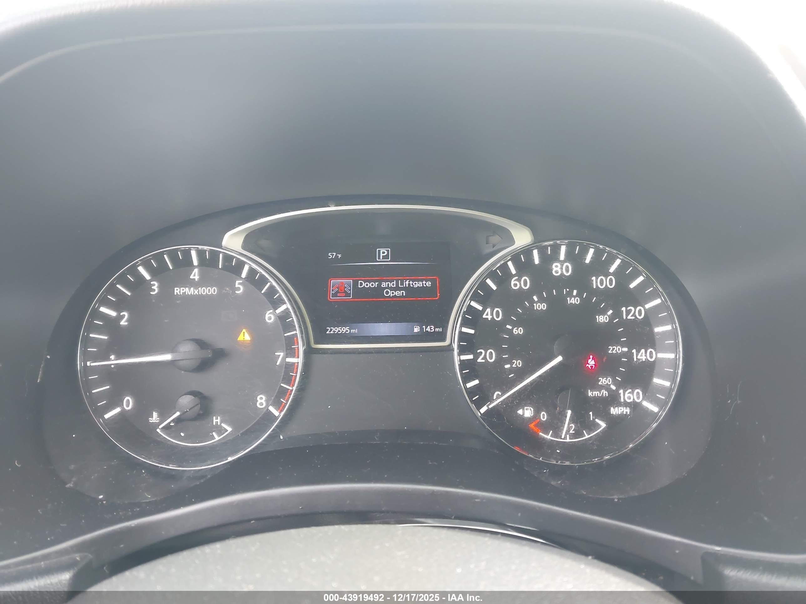 NISSAN PATHFINDER image 7