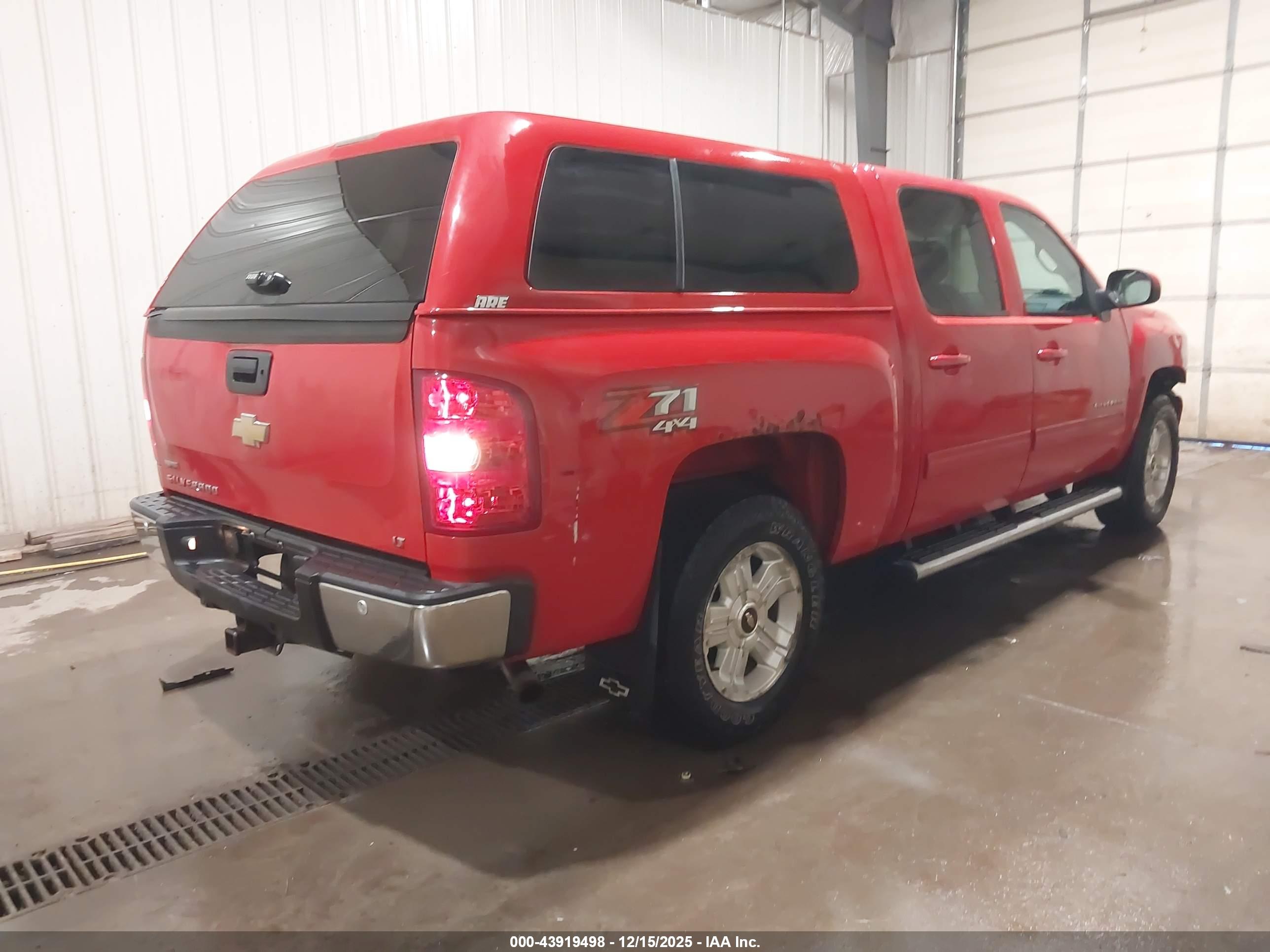 CHEVROLET SILVERADO image 4