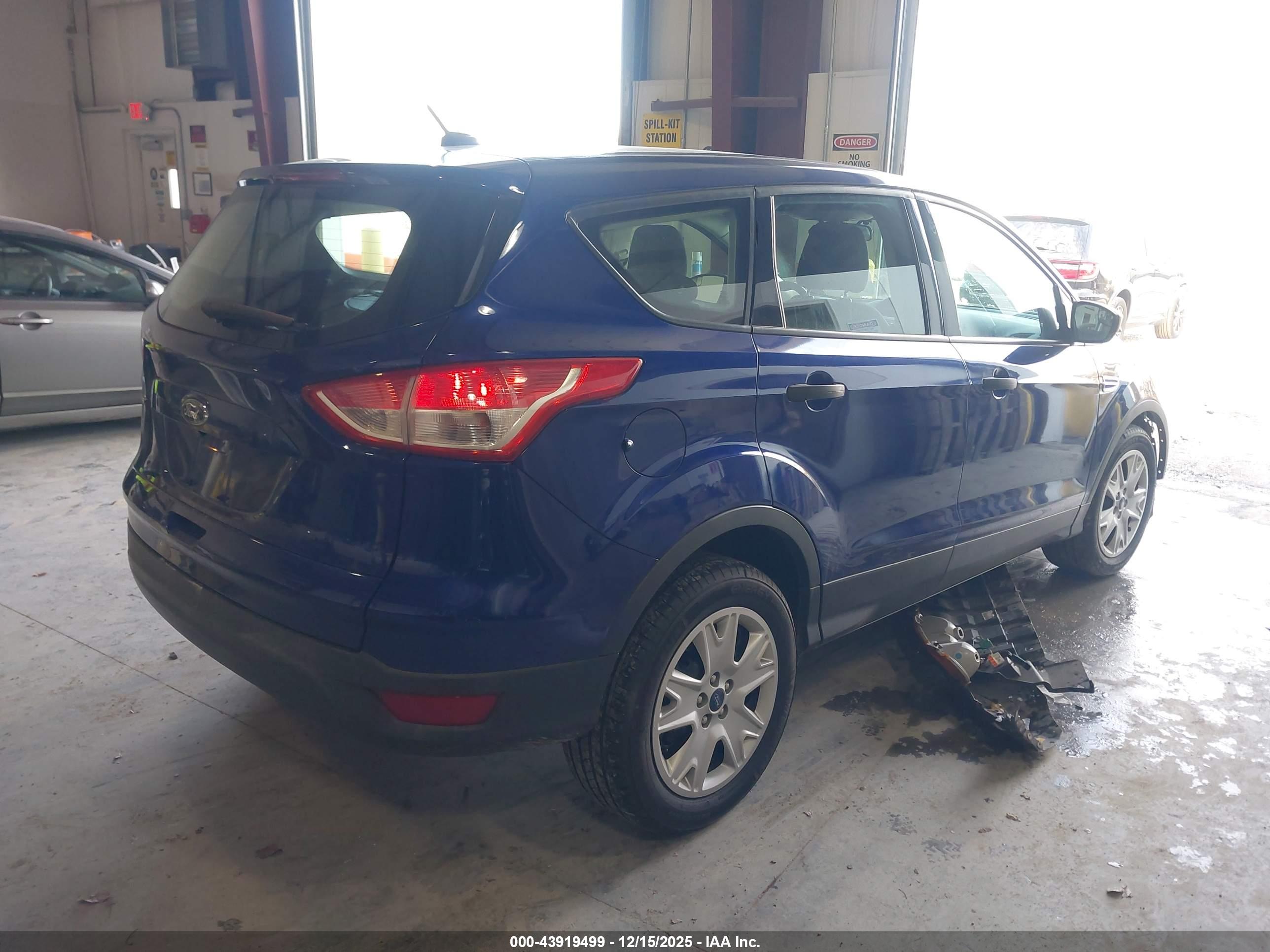 FORD ESCAPE image 4
