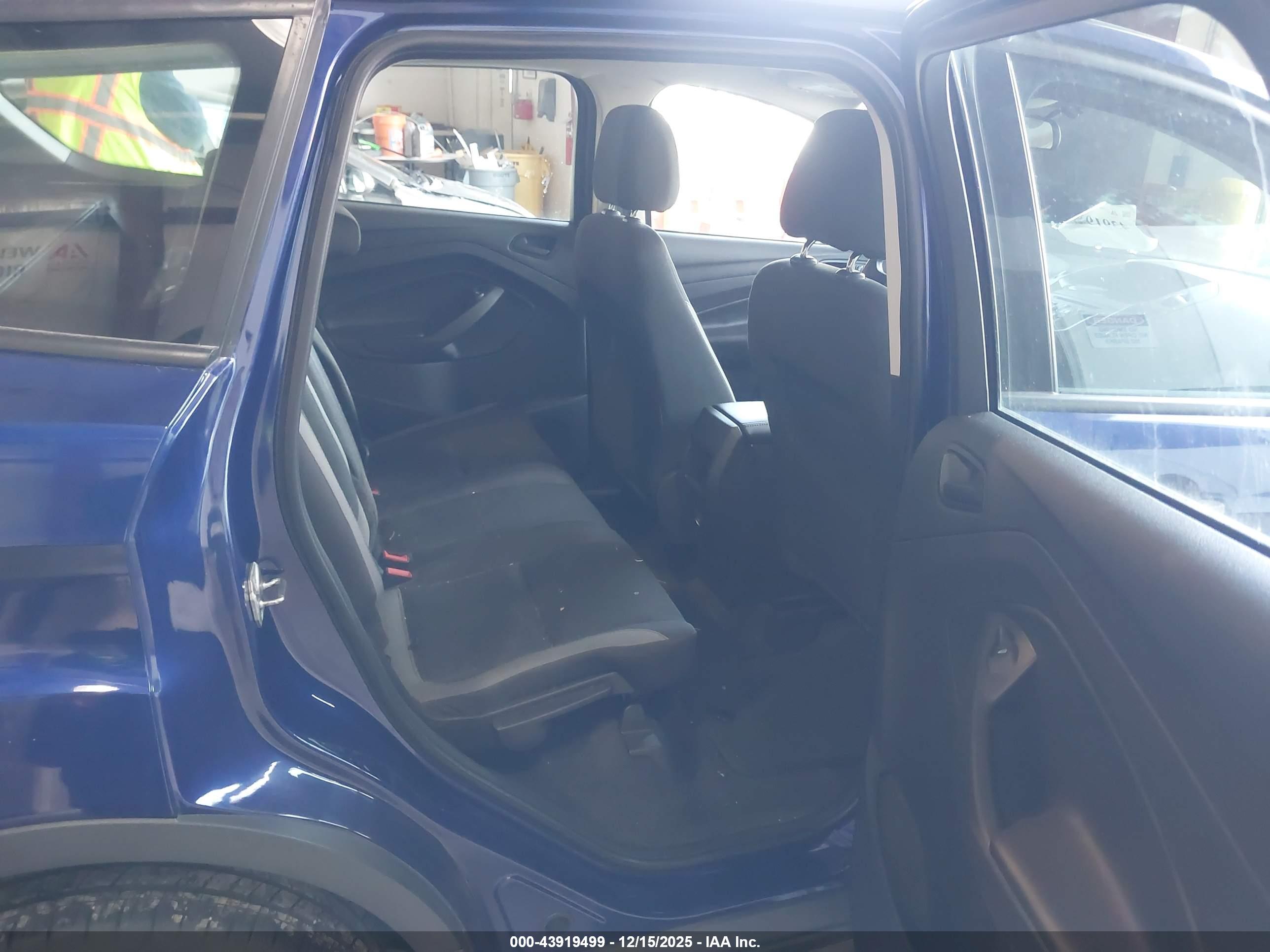 FORD ESCAPE image 8