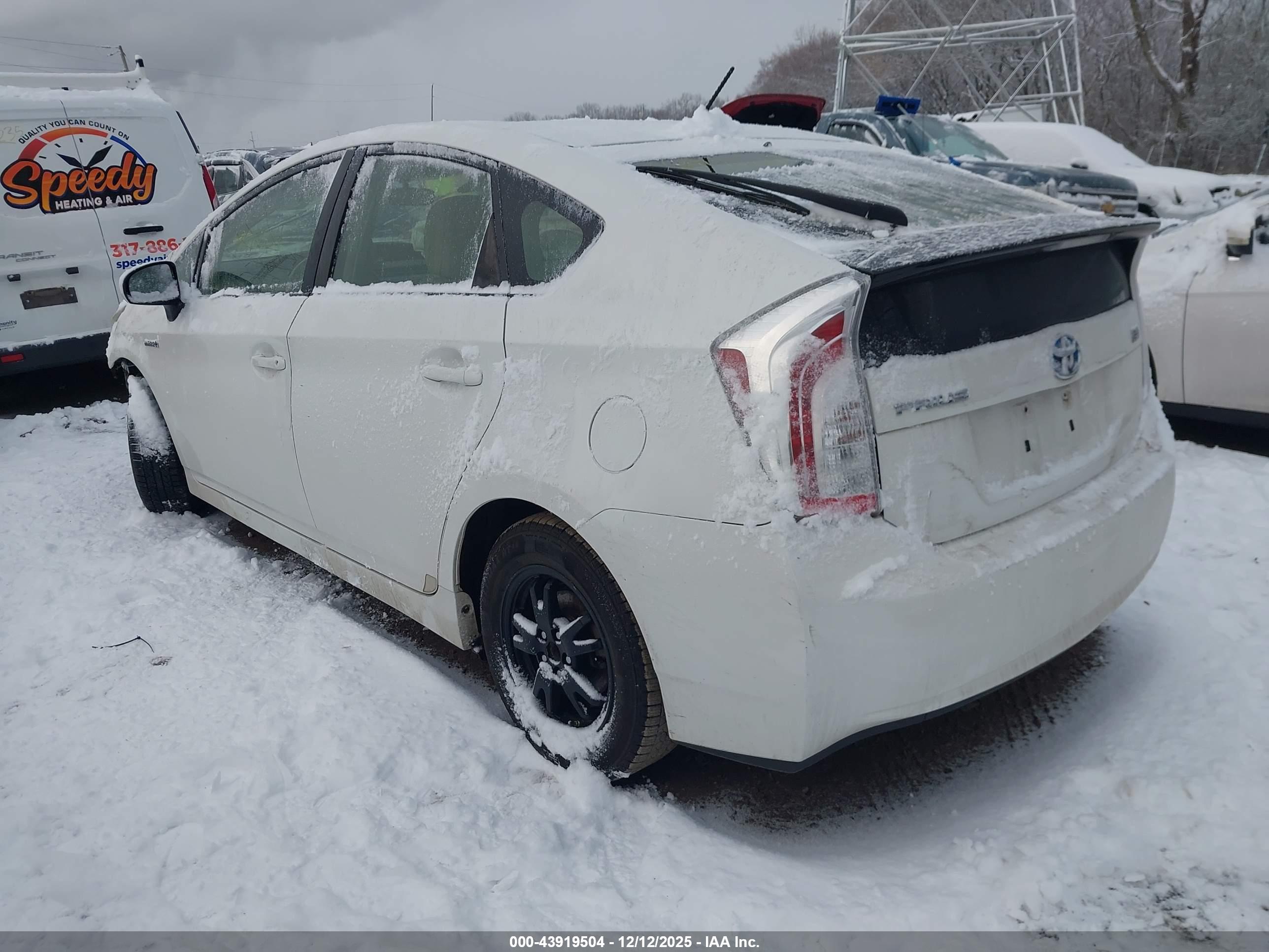 TOYOTA PRIUS image 3