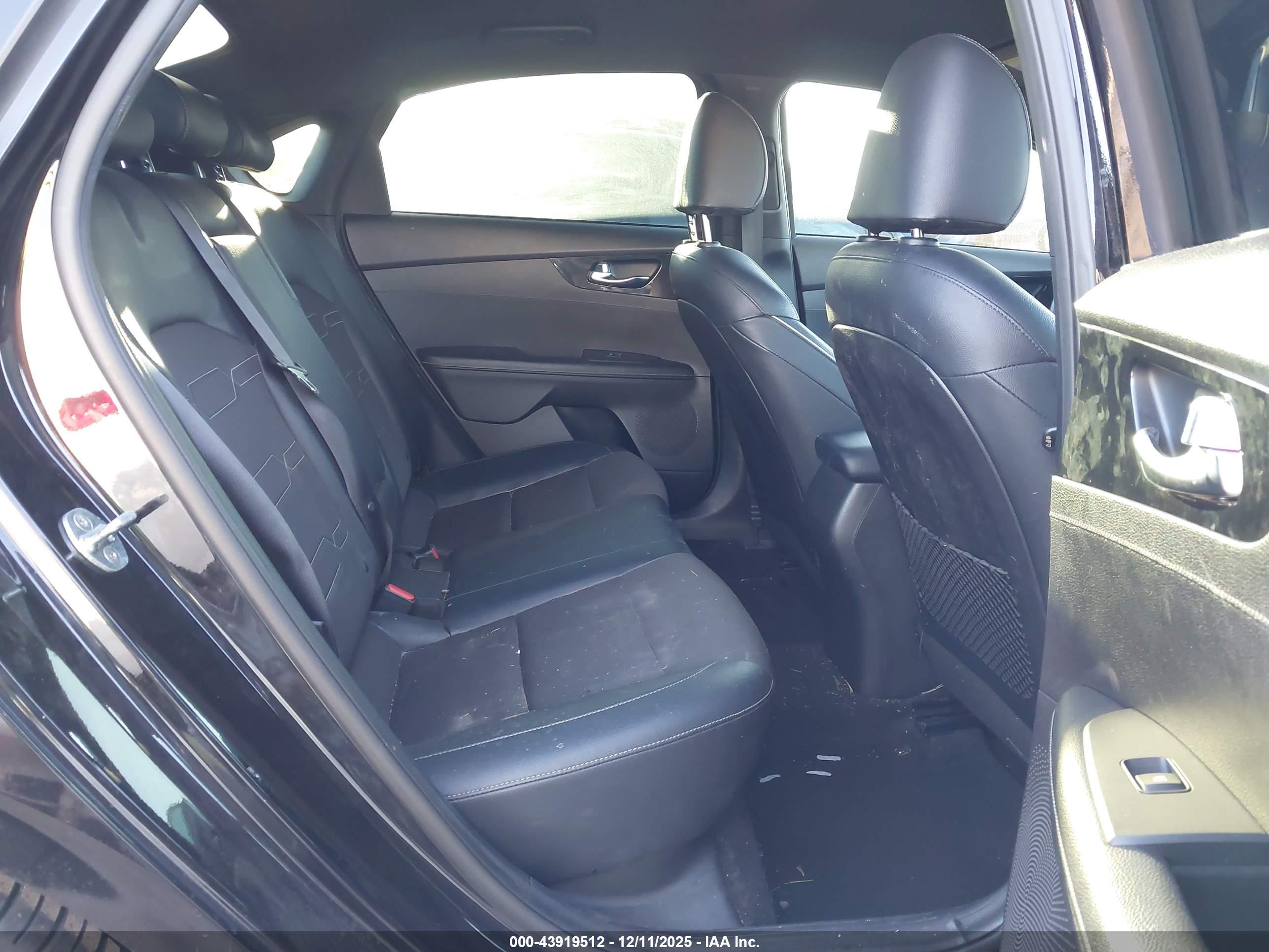 KIA FORTE image 8