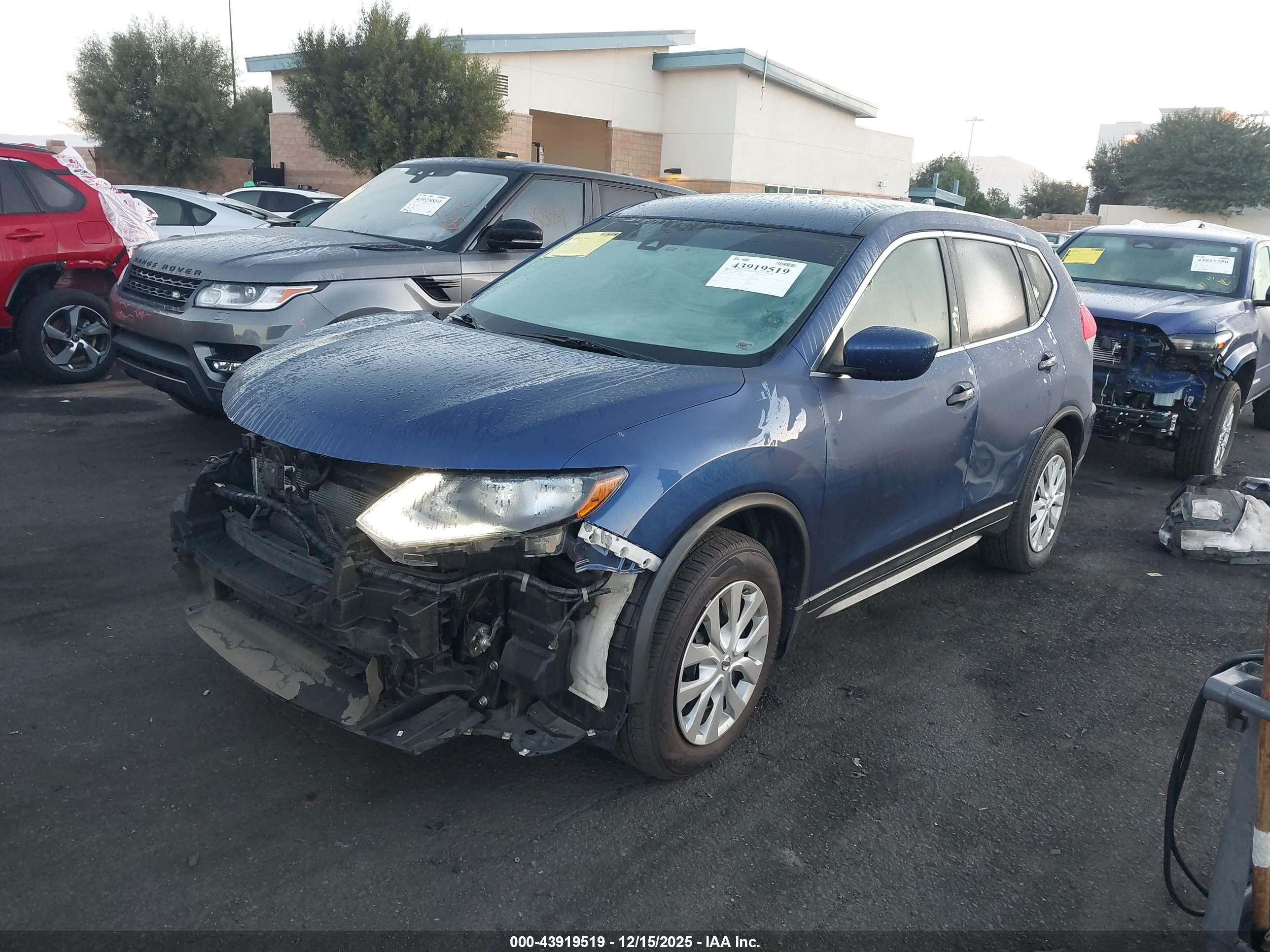 NISSAN ROGUE image 2