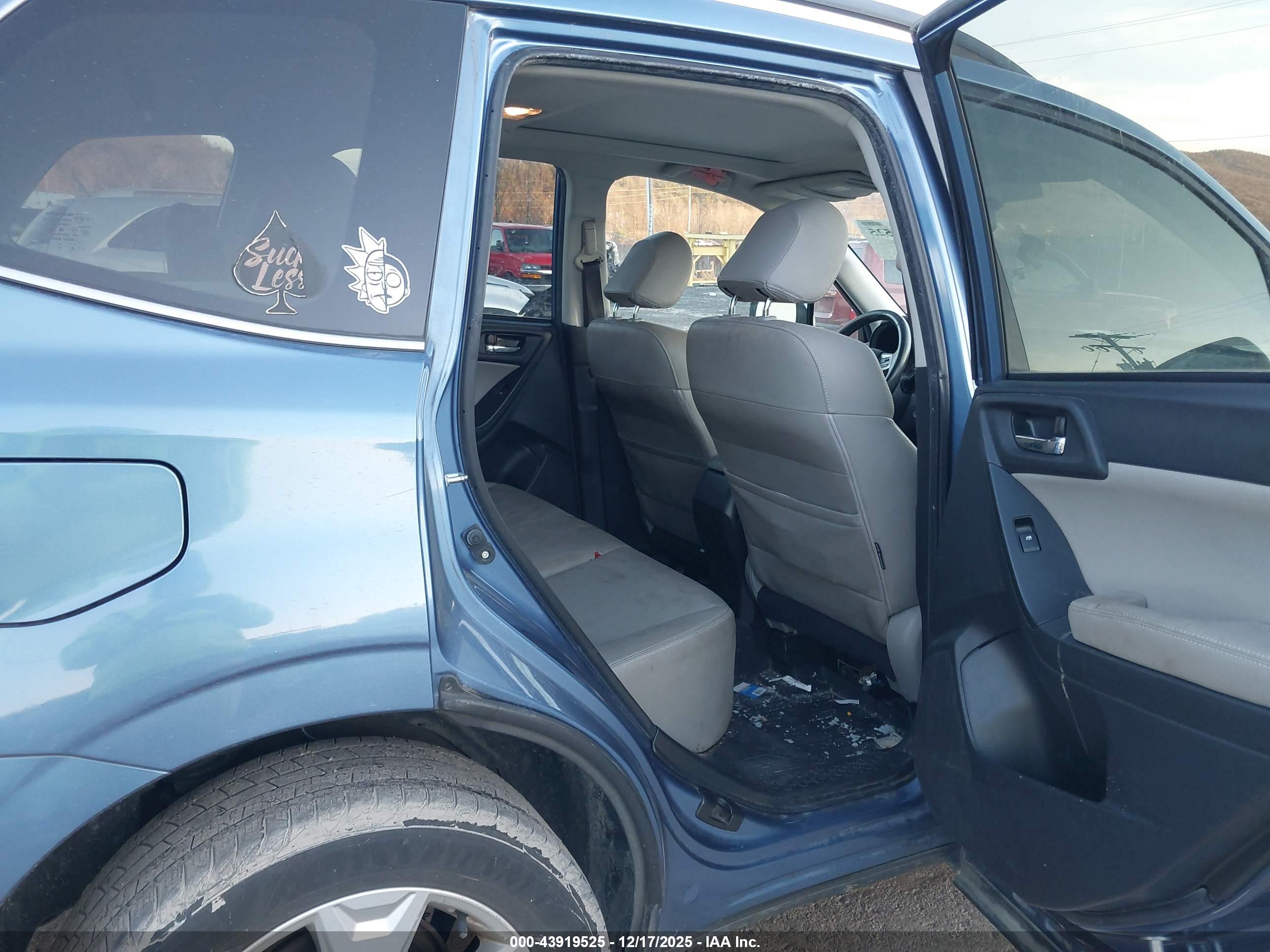 SUBARU FORESTER image 8