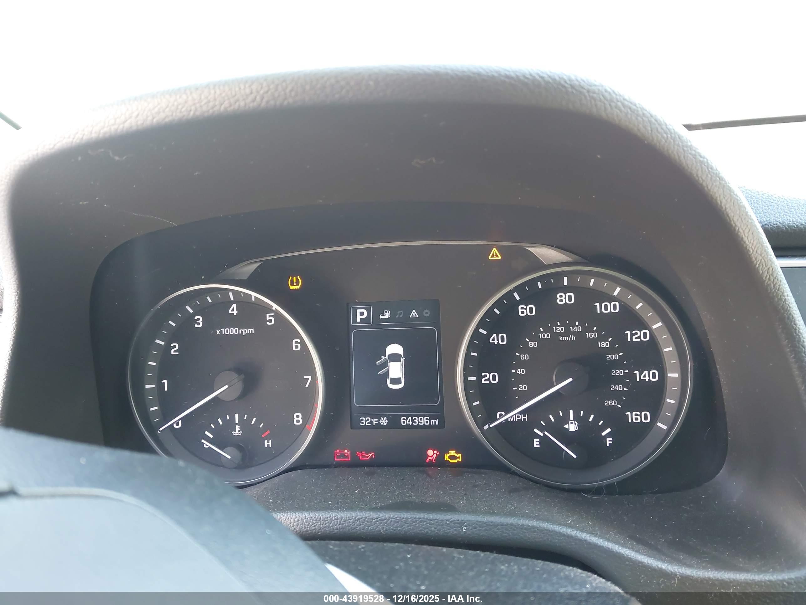 HYUNDAI ELANTRA image 7