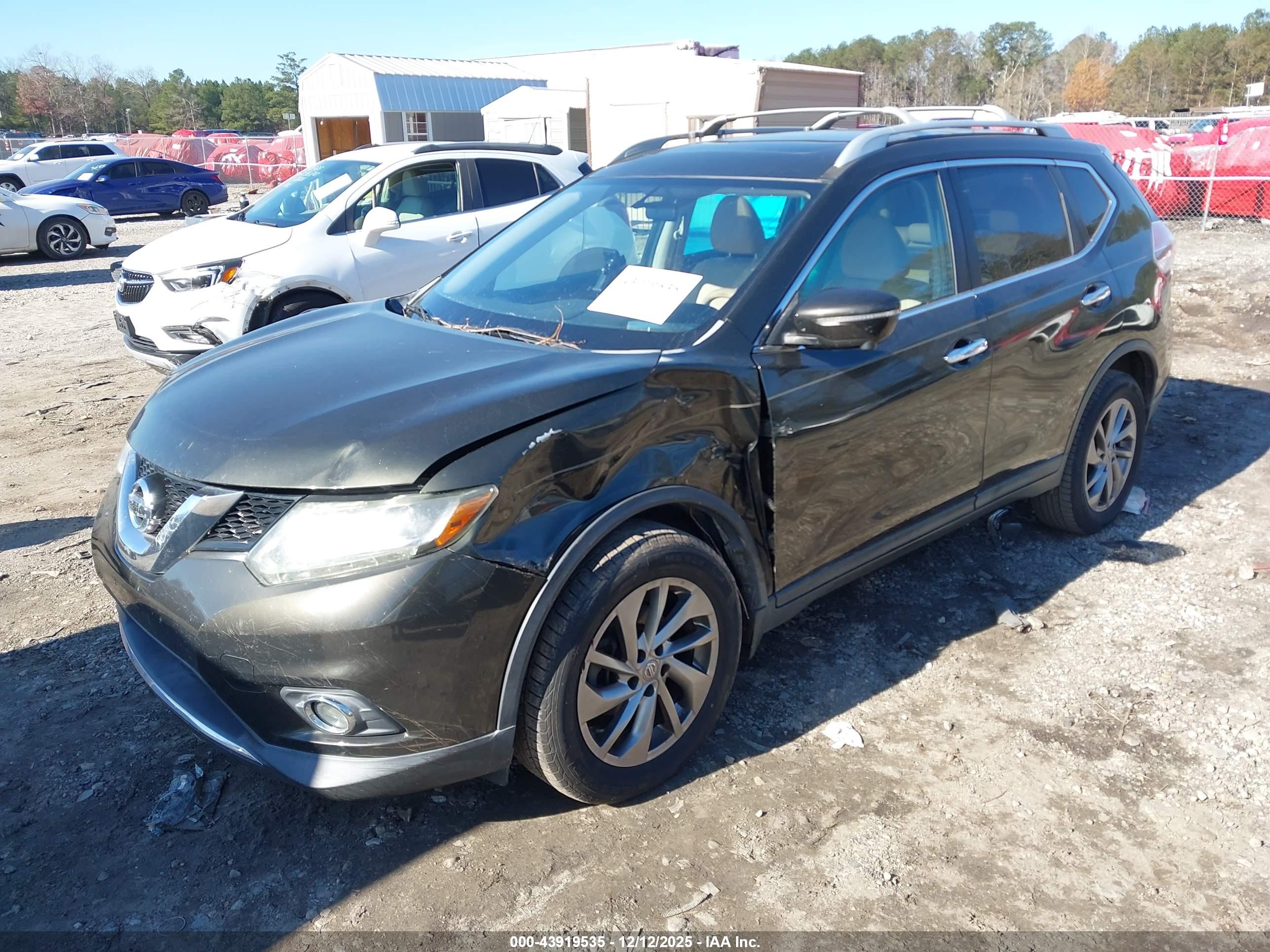 NISSAN ROGUE image 2