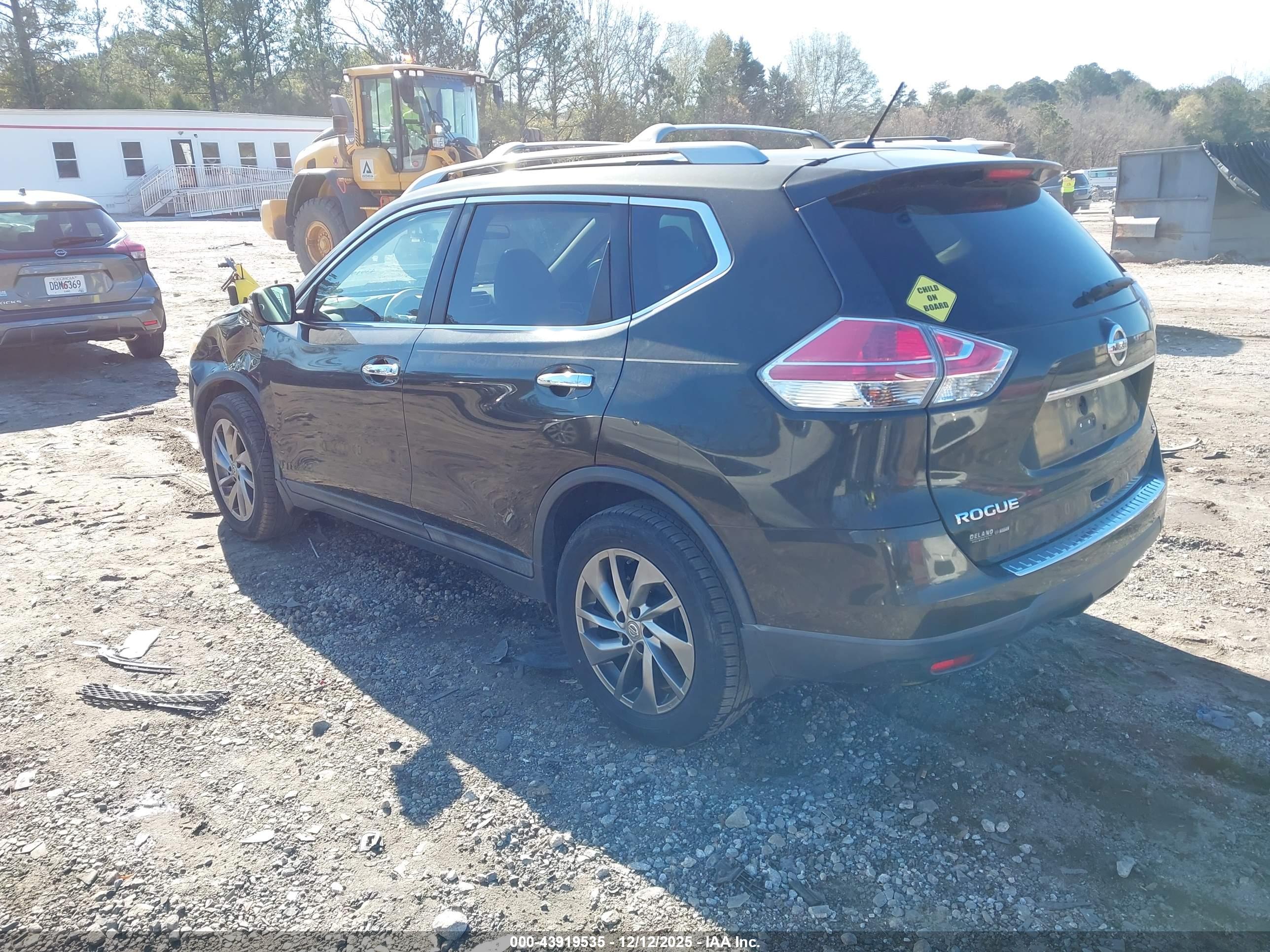 NISSAN ROGUE image 3