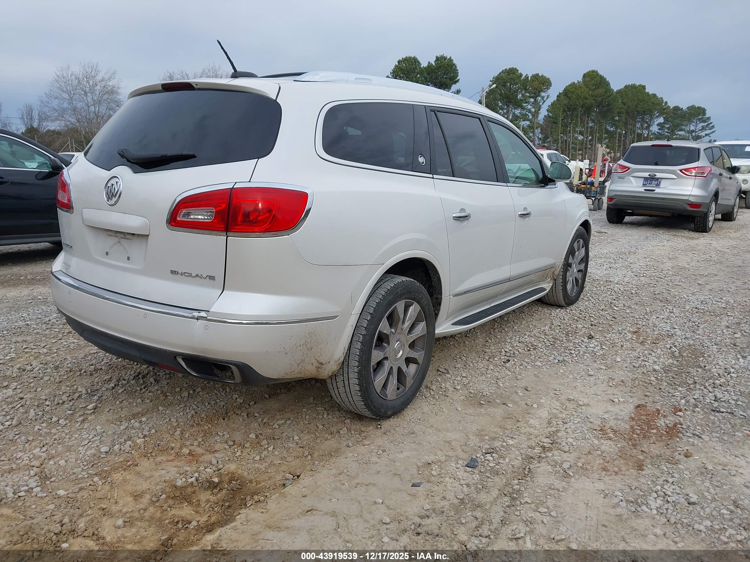 BUICK ENCLAVE image 4