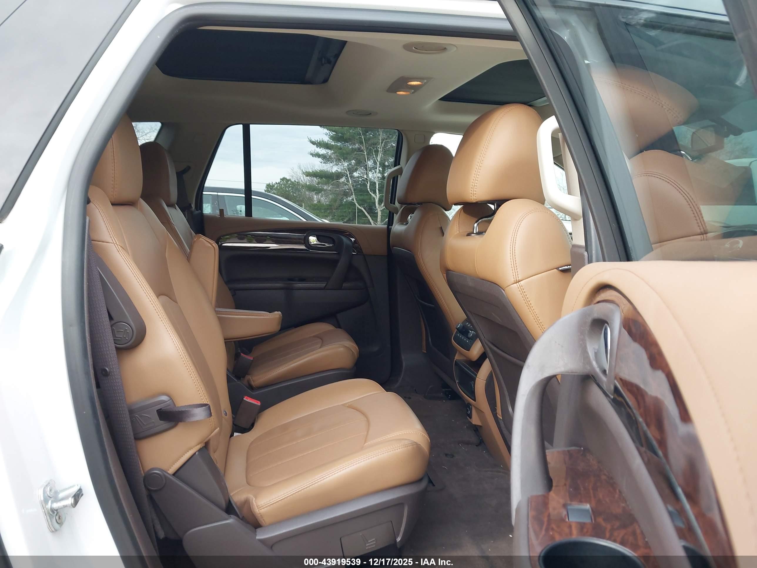 BUICK ENCLAVE image 8